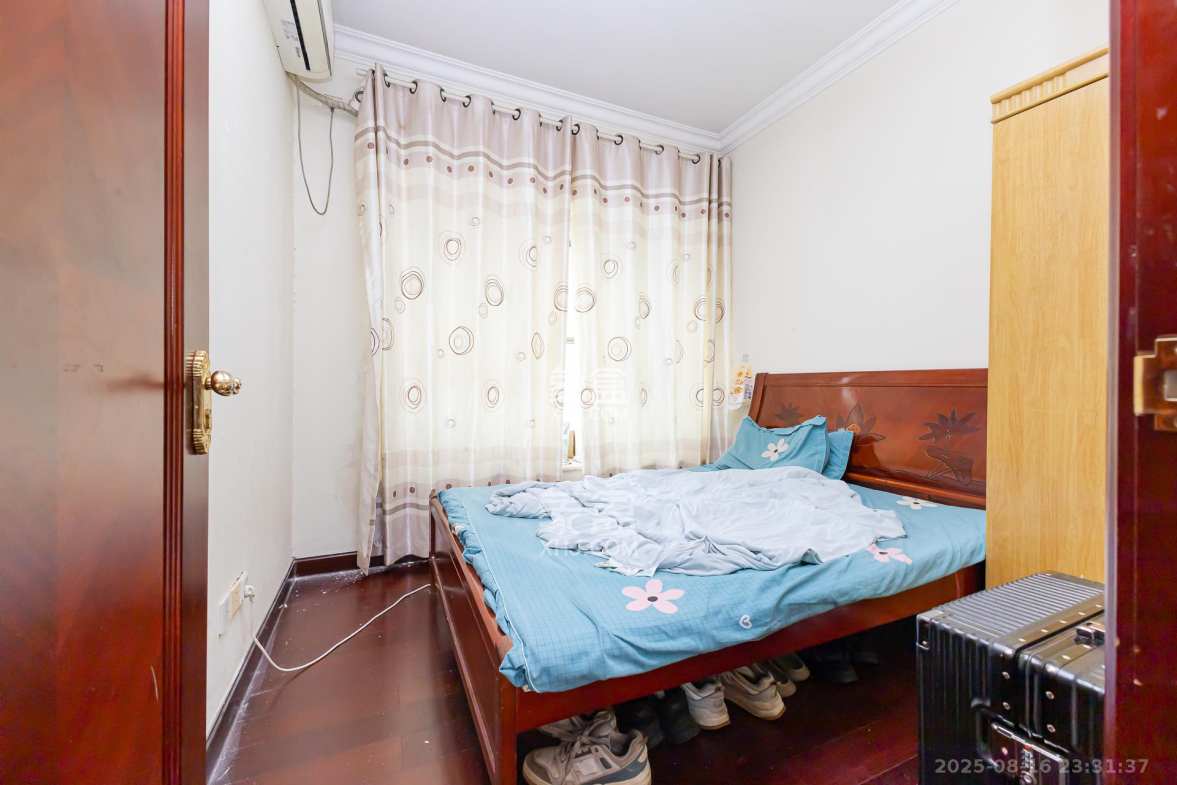 恒大名都 3室2厅1卫 60.0万 恒大名都 3室2厅1卫 60.0万卧室