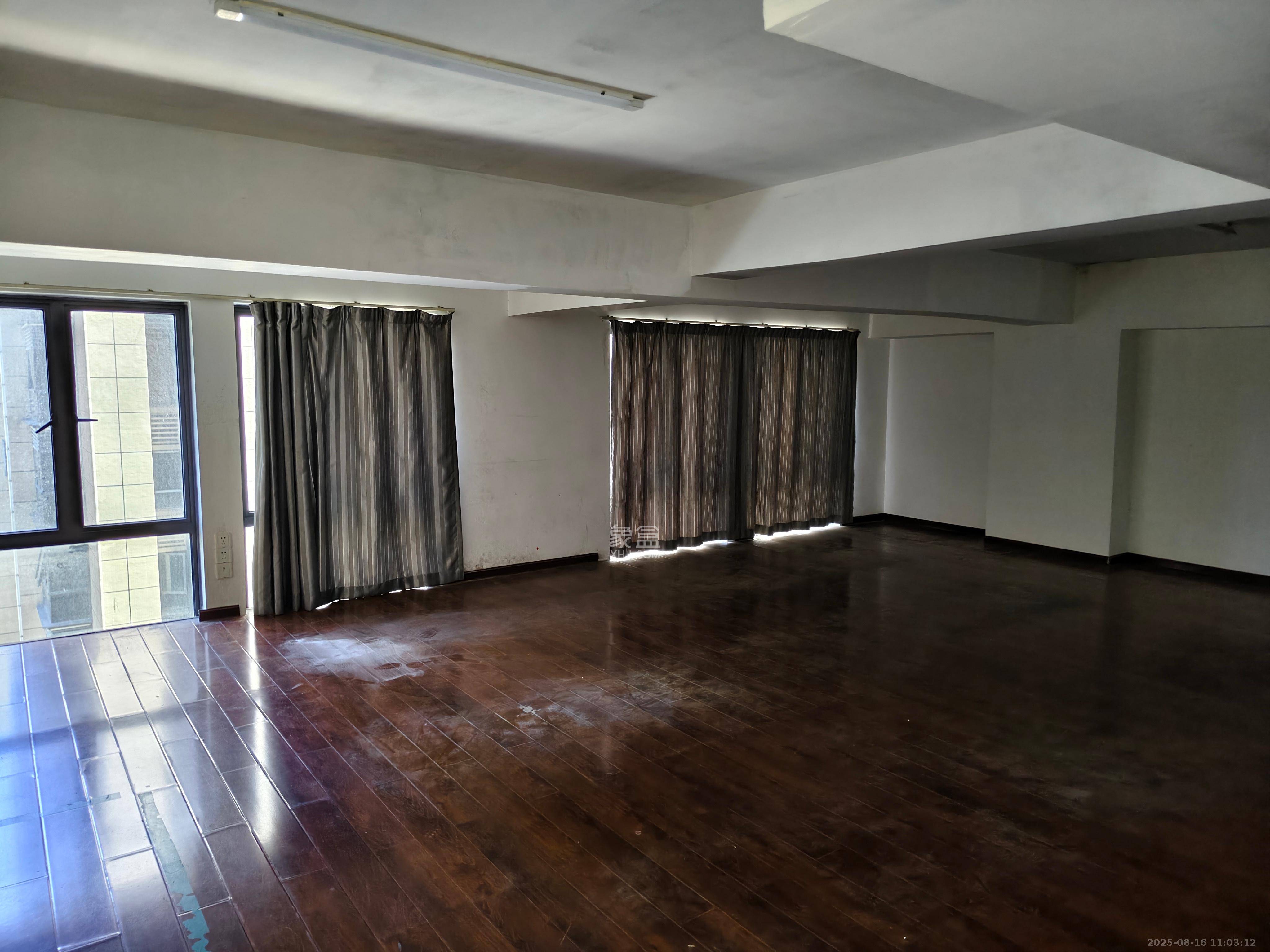 建发汇金国际 1室1厅1卫 20000.0元/月 建发汇金国际 1室1厅1卫 20000.0元/月室内图