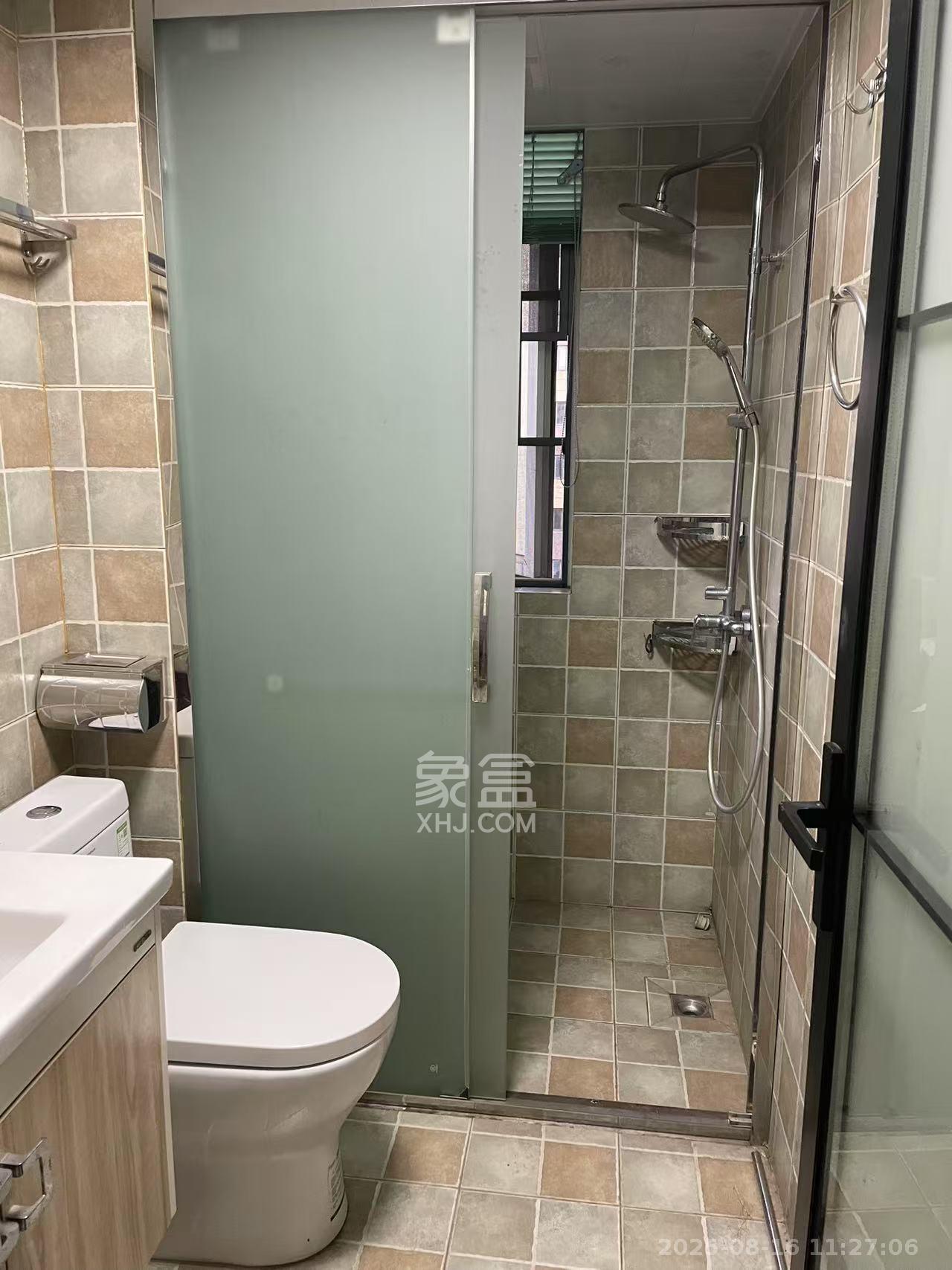 保利香槟国际  3室2厅2卫    2700.0元/月室内图