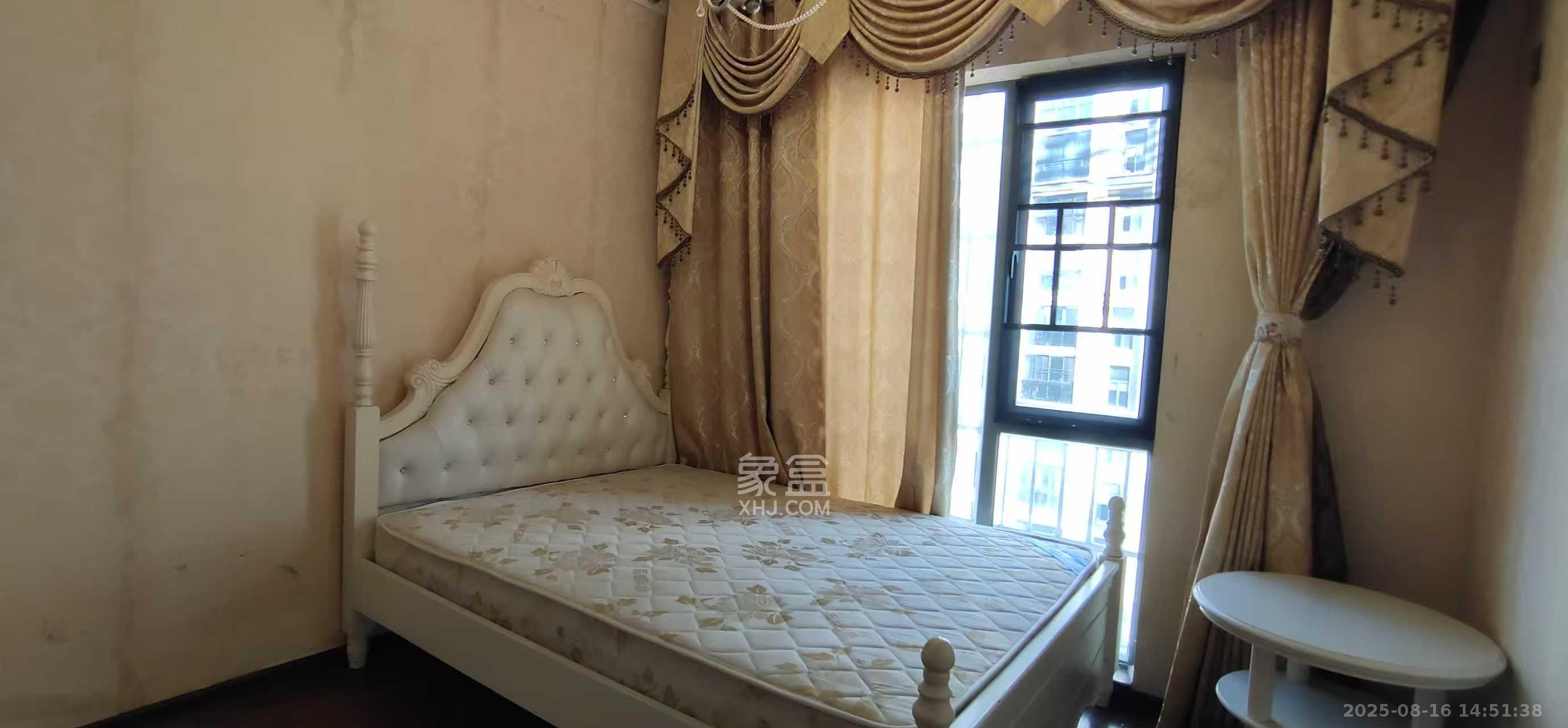 卓越蔚蓝海岸二期 3室2厅2卫 3400.0元/月 卓越蔚蓝海岸二期 3室2厅2卫 3400.0元/月室内图