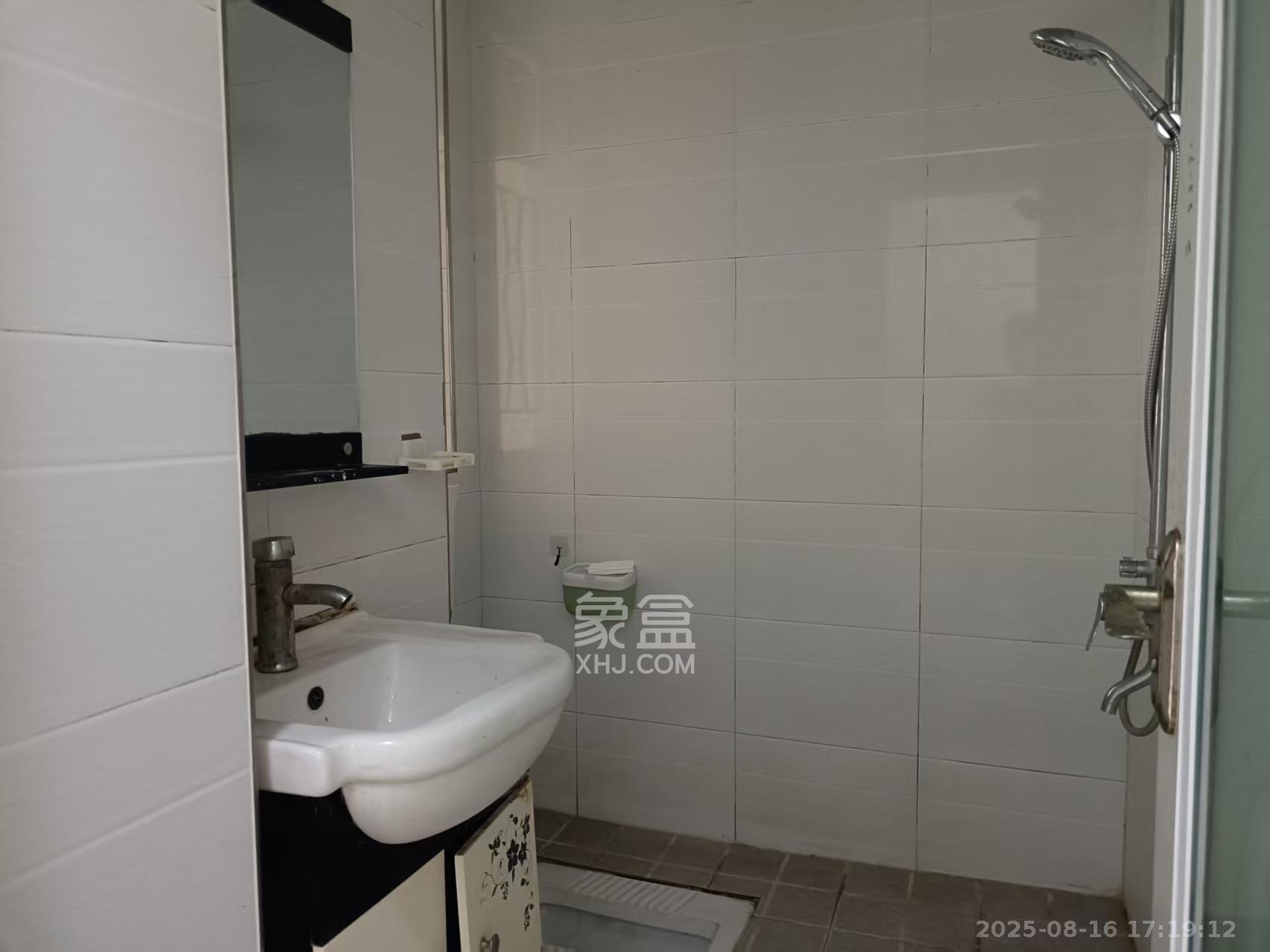 米兰春天  2室2厅1卫    1600.0元/月室内图