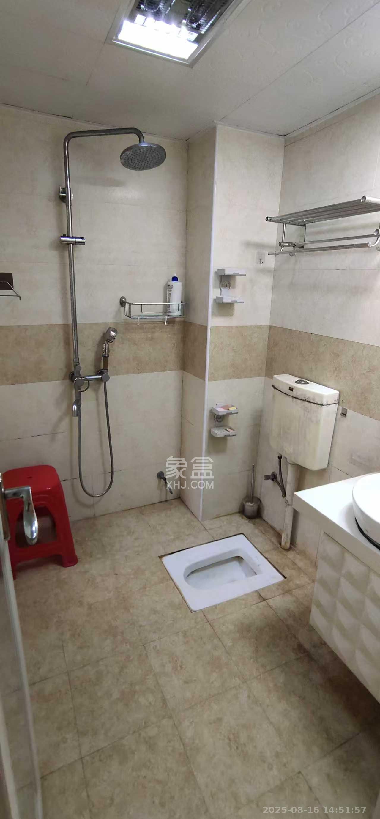 卓越蔚蓝海岸二期 3室2厅2卫 3400.0元/月 卓越蔚蓝海岸二期 3室2厅2卫 3400.0元/月室内图