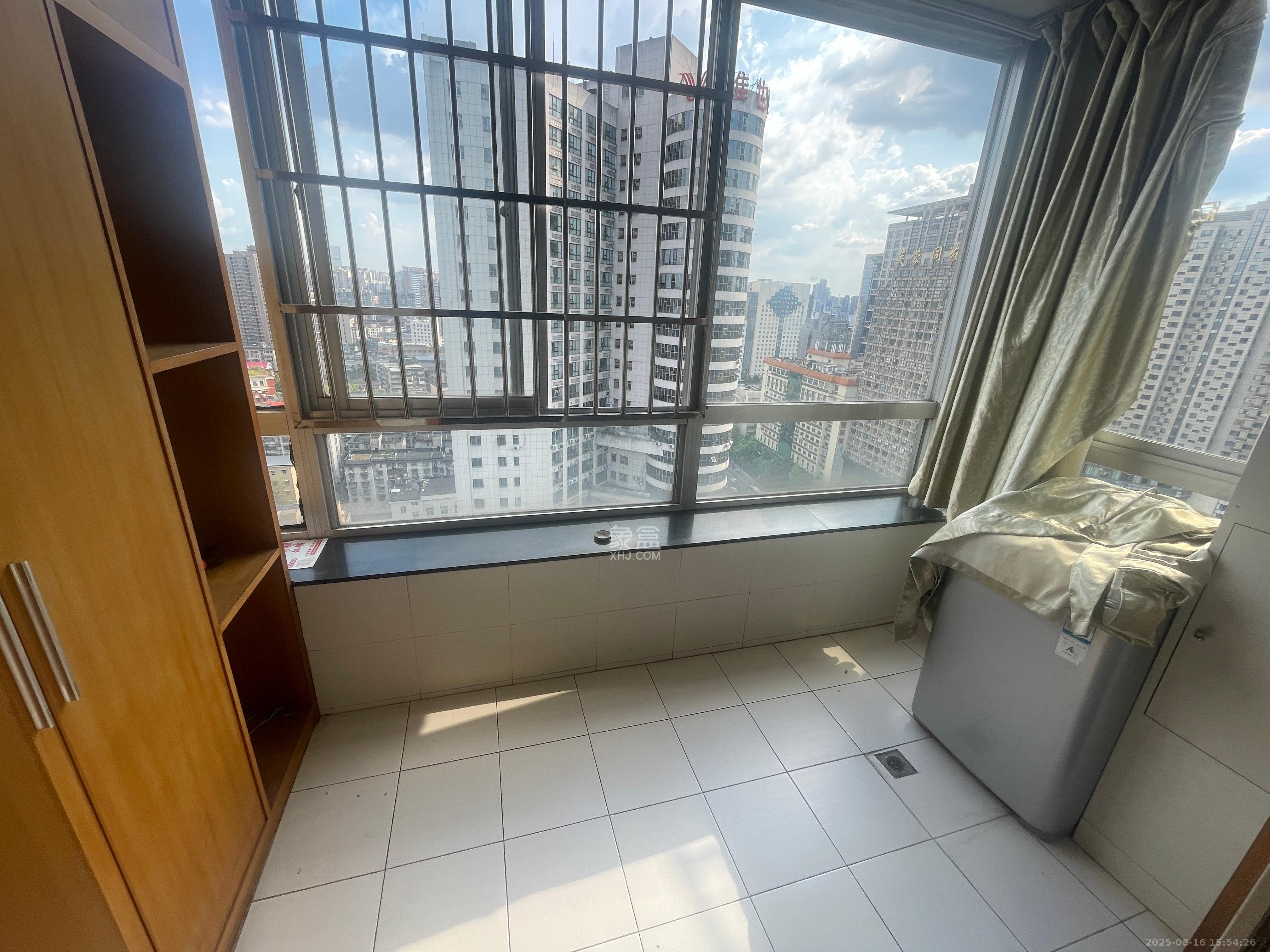 省建苑小区  3室2厅2卫    2800.0元/月室内图