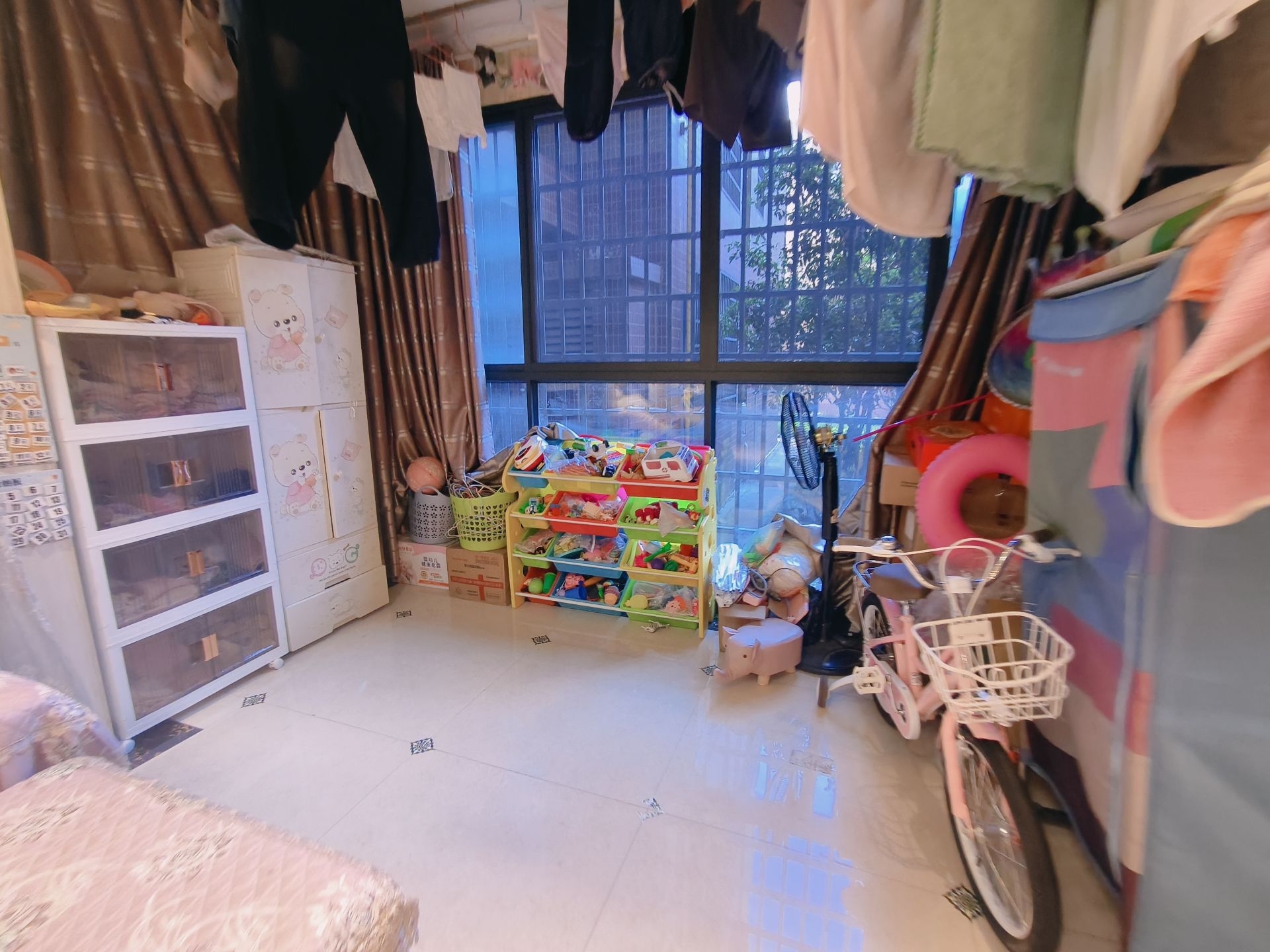 鑫成君泰  3室2厅2卫   58.80万客厅