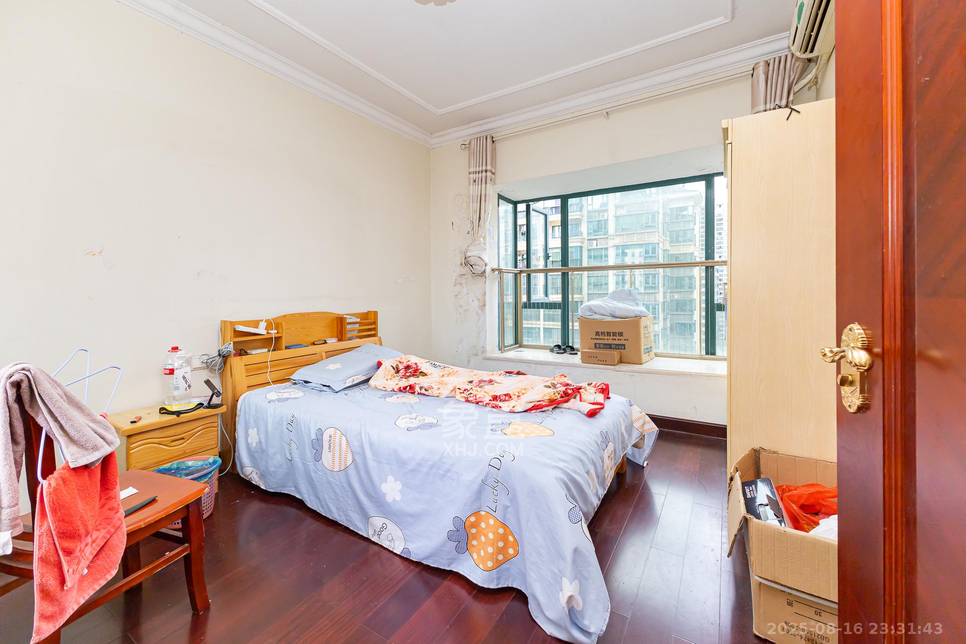 恒大名都 3室2厅1卫 60.0万 恒大名都 3室2厅1卫 60.0万卧室