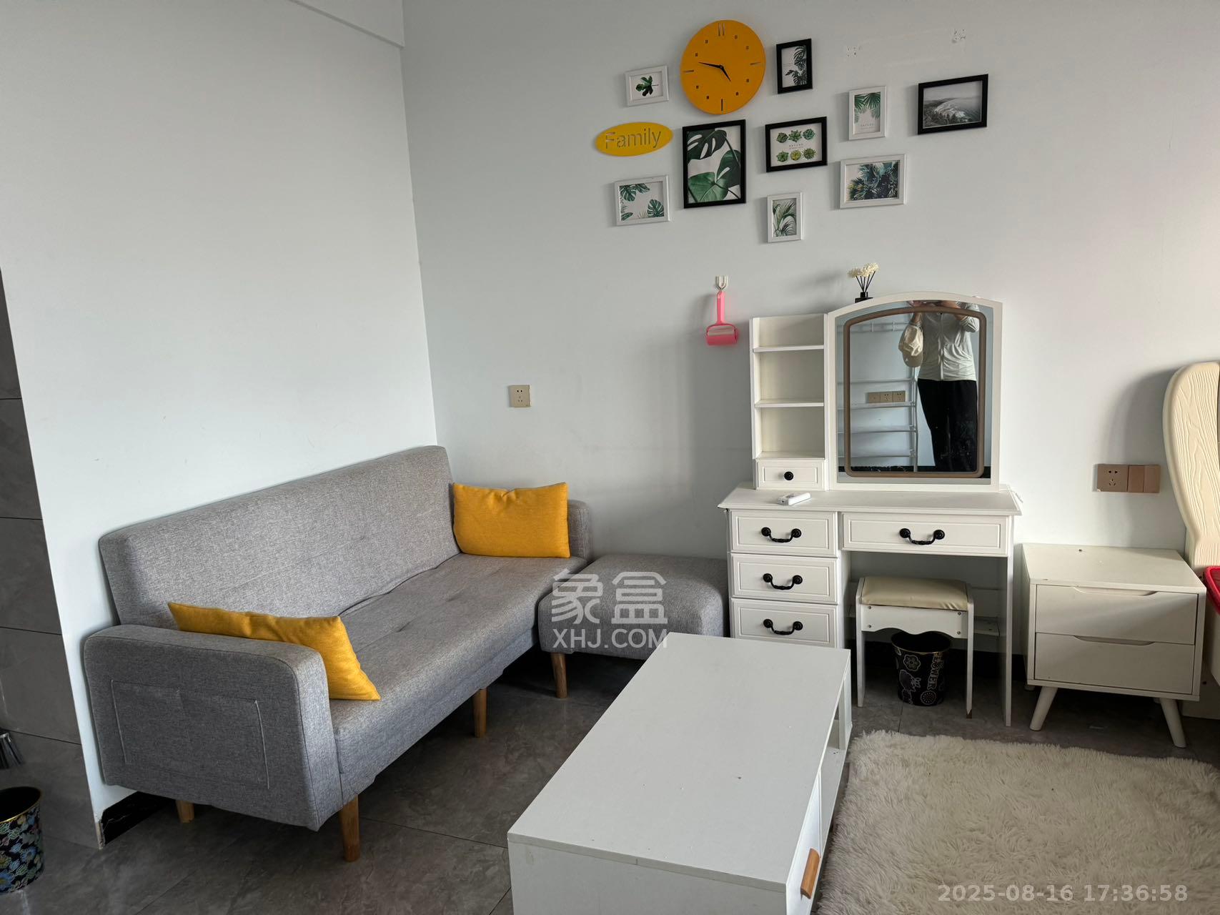 中南国际眼镜城(中伟商业中心) 1室1厅1卫 1300.0元/月 中南国际眼镜城(中伟商业中心) 1室1厅1卫 1300.0元/月室内图