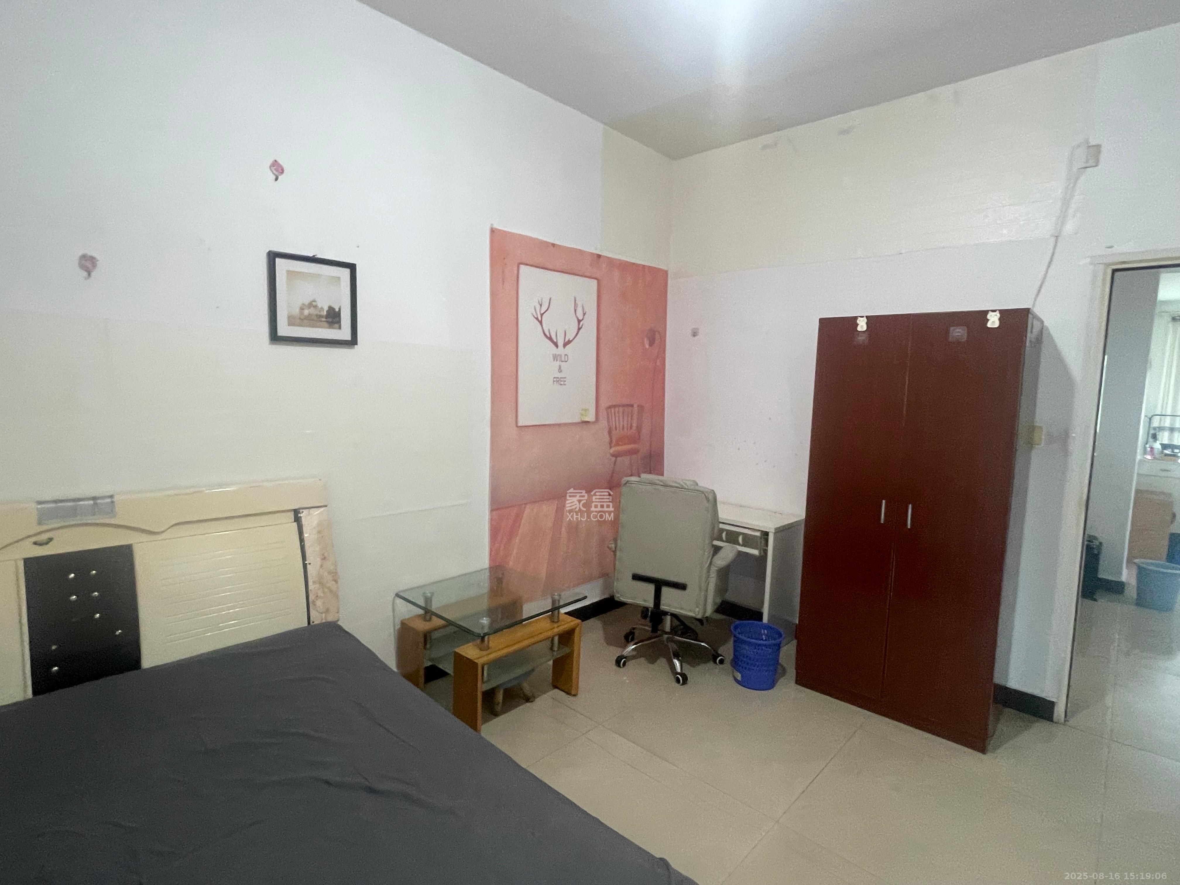 中南汽车世界  2室2厅1卫    1000.0元/月室内图