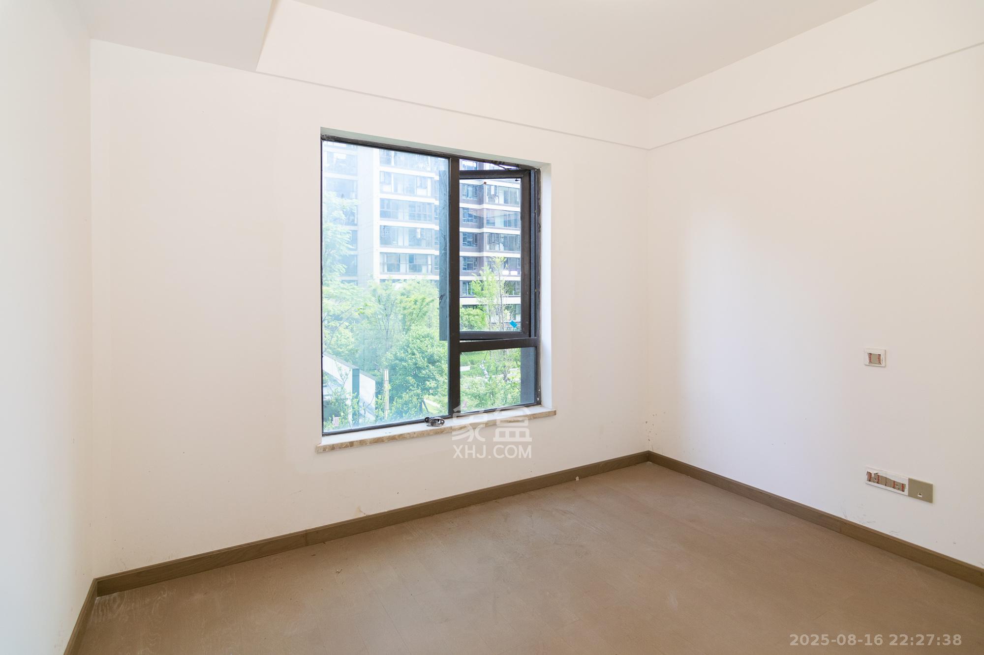 阳光城联利悦澜府  4室2厅2卫    93.0万 阳光城联利悦澜府  4室2厅2卫    93.0万卧室