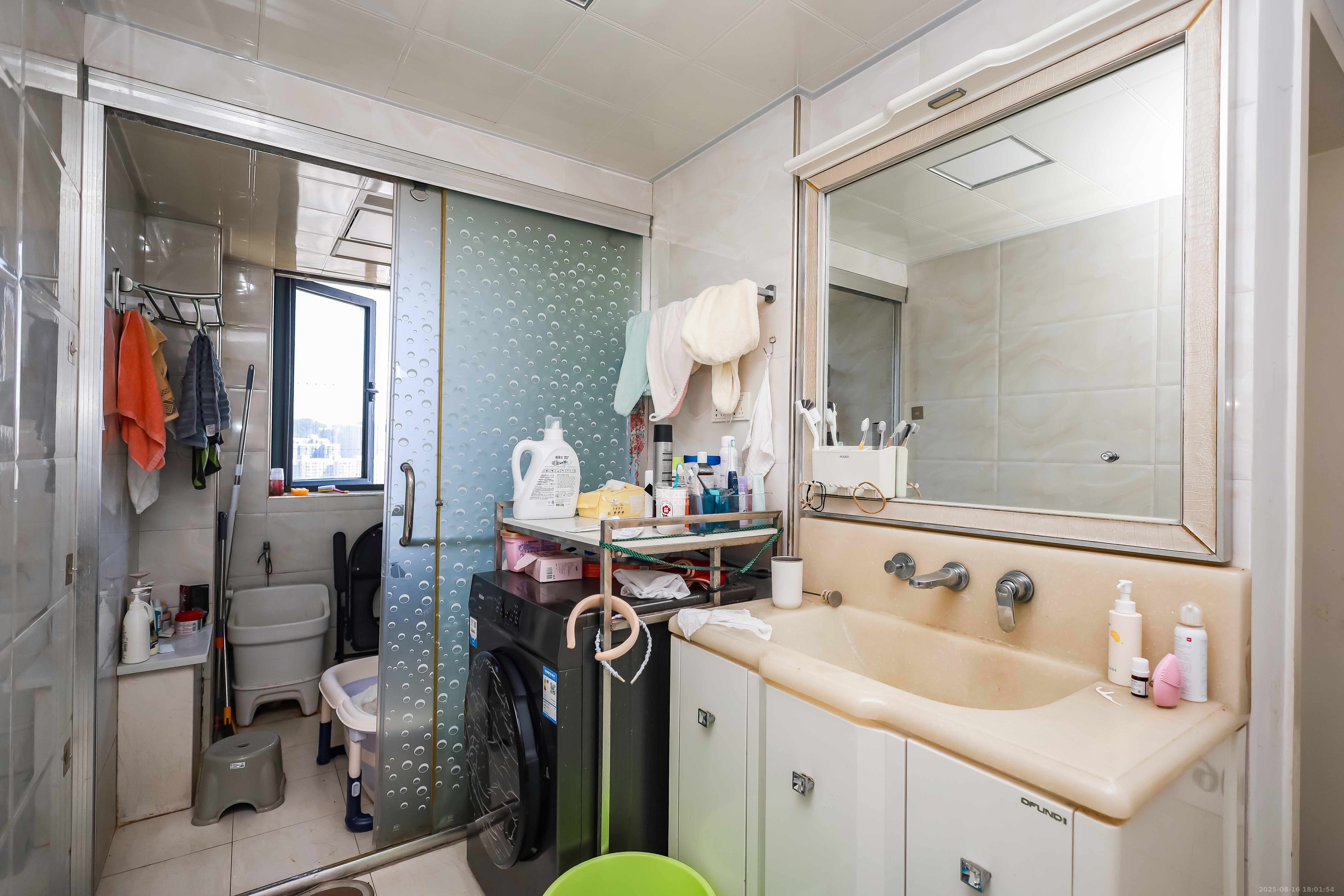 长房时代城  3室2厅1卫    94.0万 长房时代城  3室2厅1卫    94.0万卫生间