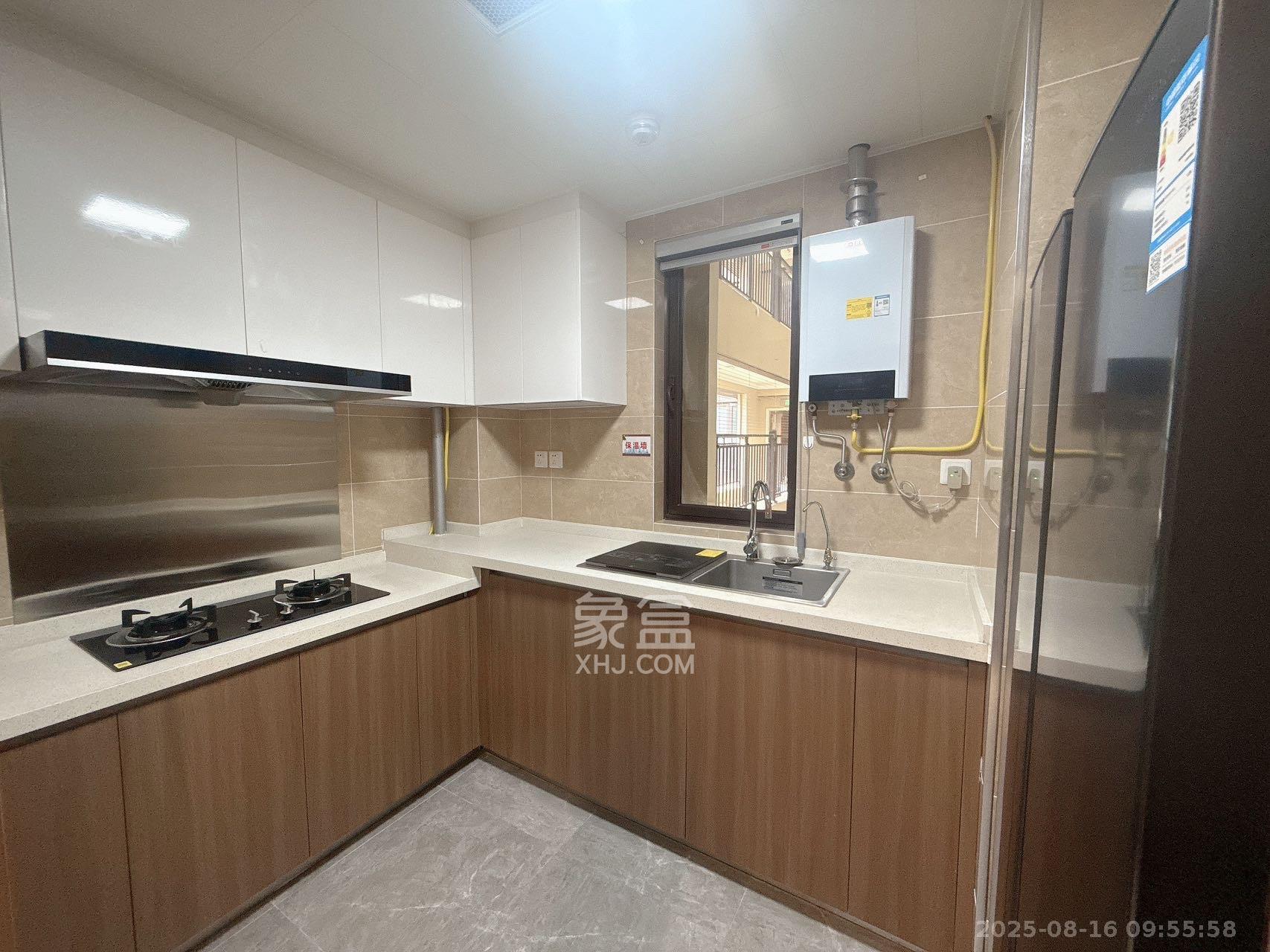 保利西海岸B区  3室2厅1卫   2500.00元/月