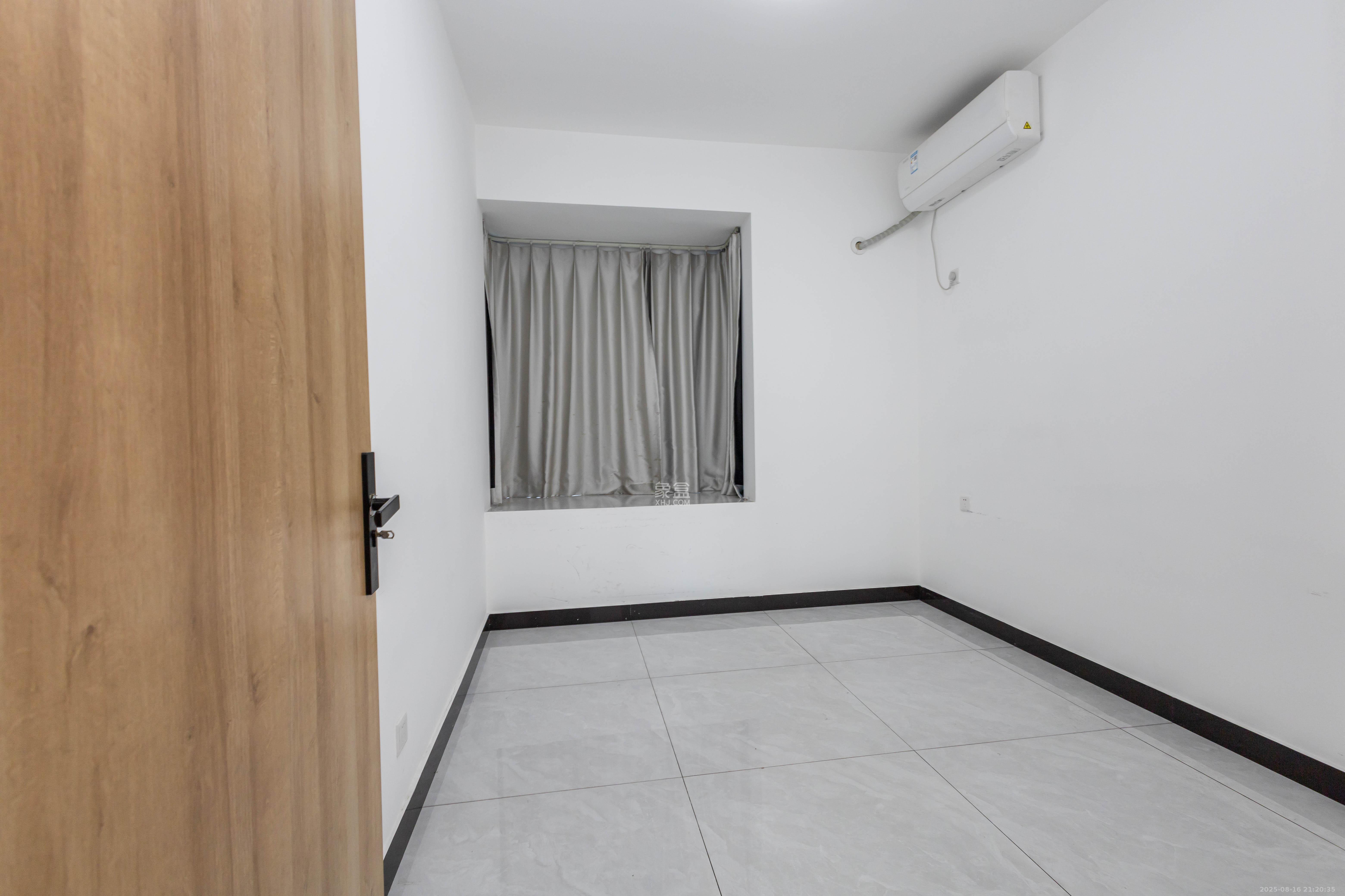 福天星中心(福天星雅苑) 5室2厅3卫 220.0万 福天星中心(福天星雅苑) 5室2厅3卫 220.0万卧室