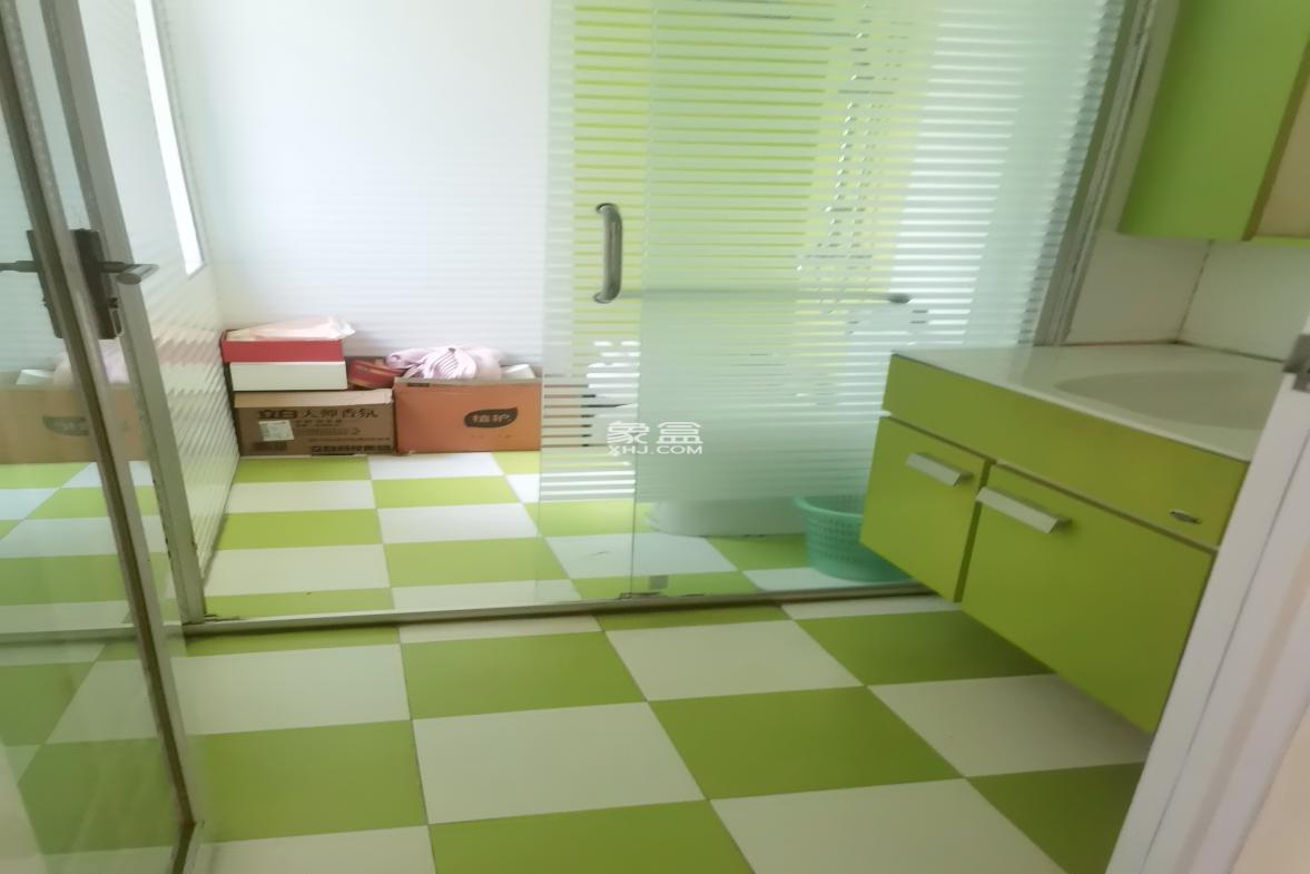 龙洲汇龙苑 3室2厅2卫 1500.0元/月 龙洲汇龙苑 3室2厅2卫 1500.0元/月室内图