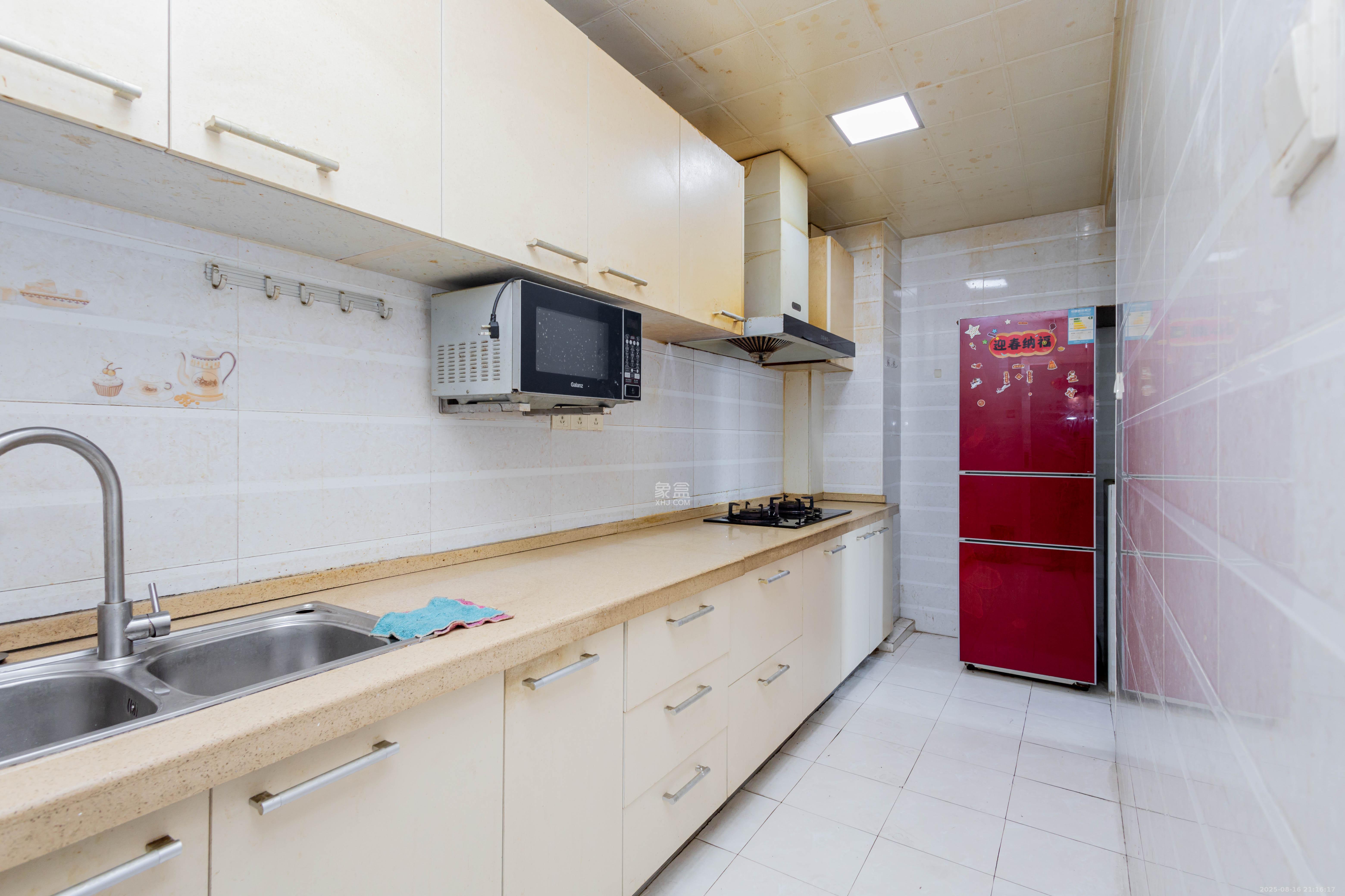 旭辉华庭 3室2厅1卫 56.8万 旭辉华庭 3室2厅1卫 56.8万厨房