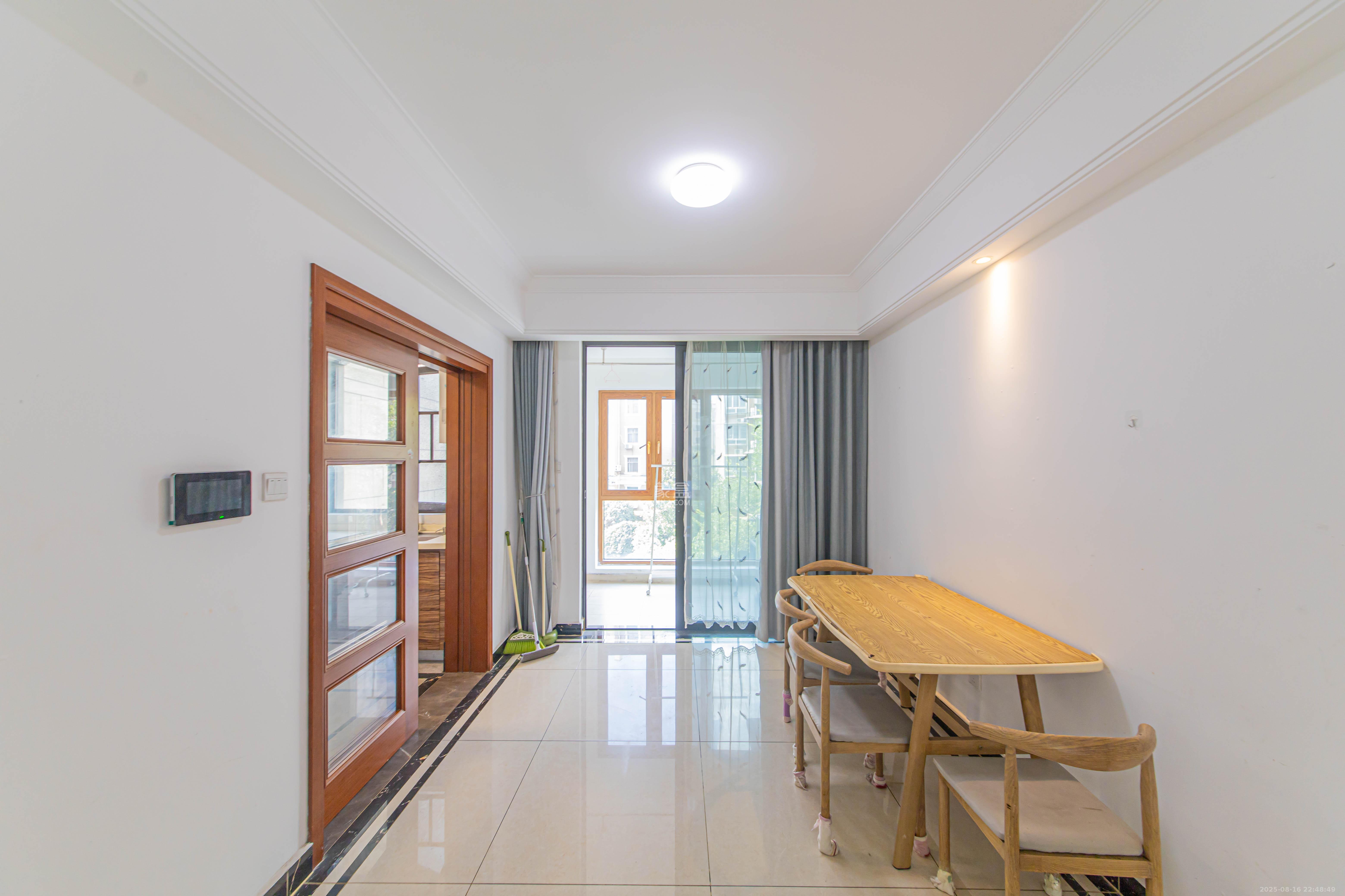 中海新城熙岸(中信新城五期)  3室2厅2卫    99.8万 中海新城熙岸(中信新城五期)  3室2厅2卫    99.8万客厅