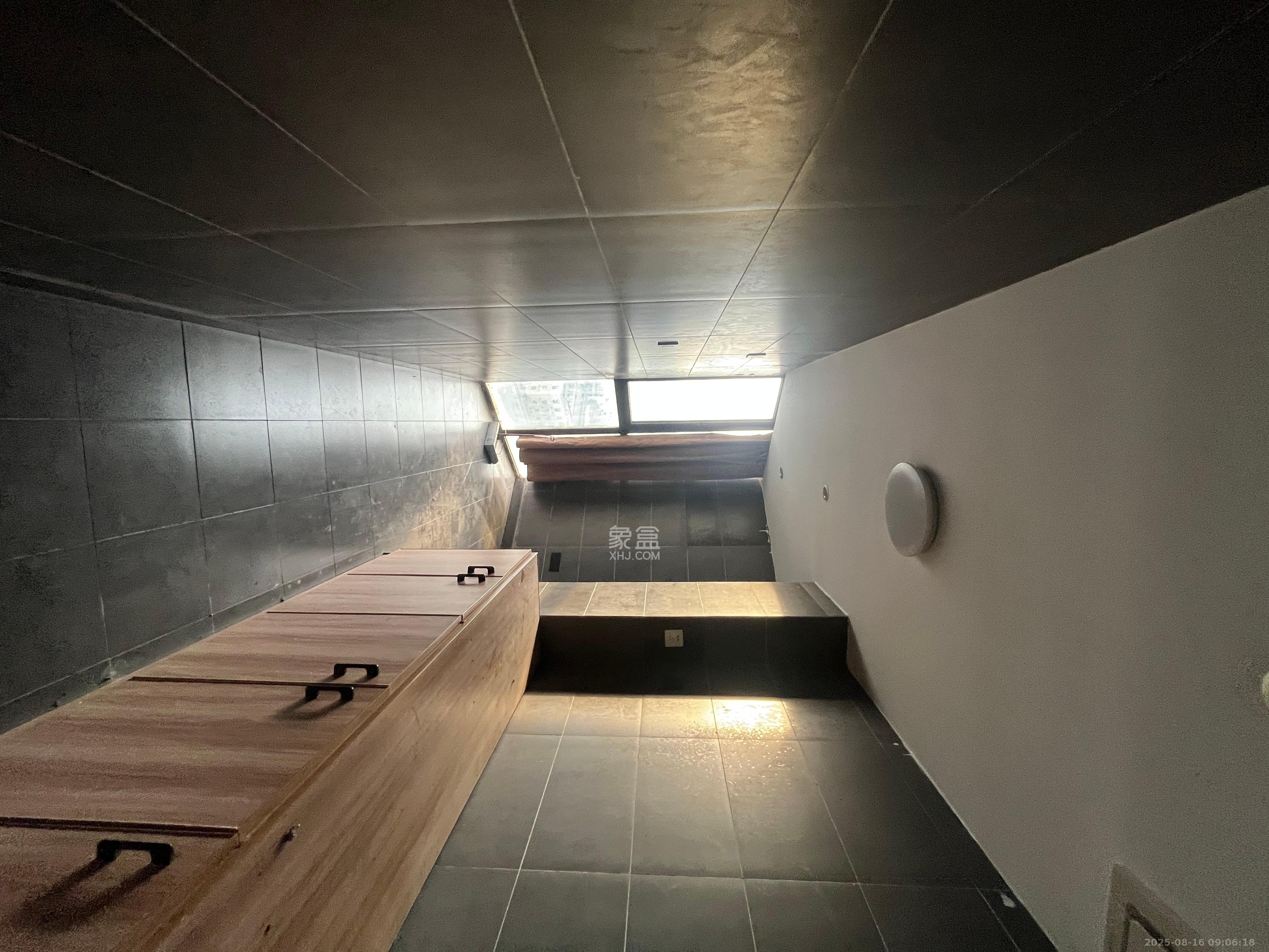 建安新商汇 7室2厅2卫 5500.0元/月 建安新商汇 7室2厅2卫 5500.0元/月室内图