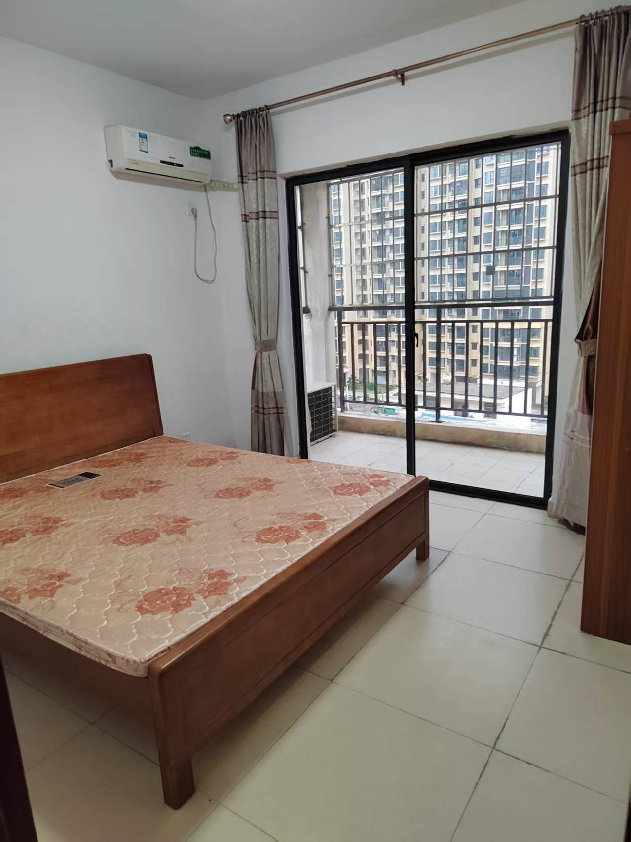 海糖小区一二期 3室2厅1卫 2000.0元/月 海糖小区一二期 3室2厅1卫 2000.0元/月室内图