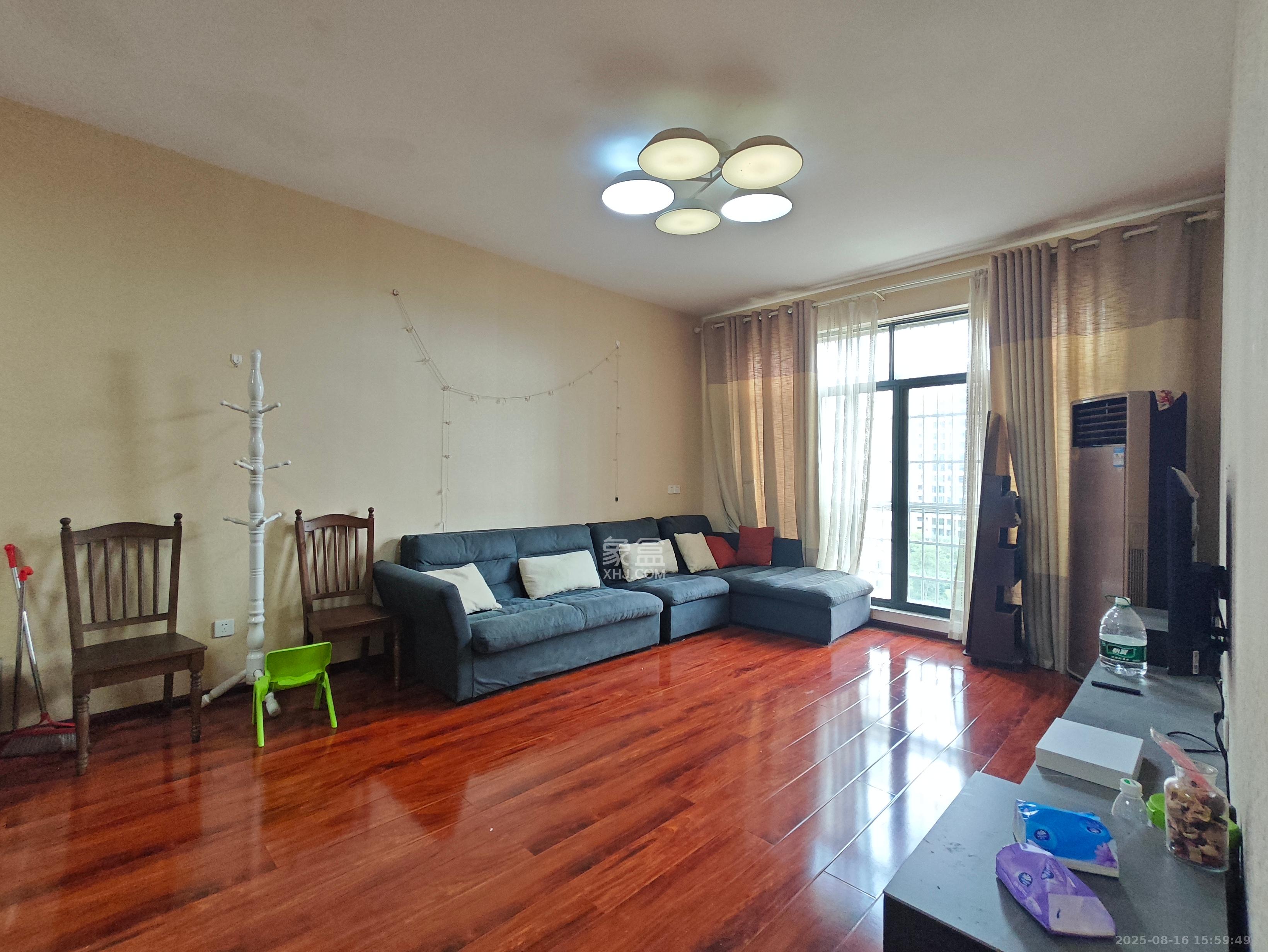 枫华府第 3室2厅2卫 2200.0元/月 枫华府第 3室2厅2卫 2200.0元/月室内图