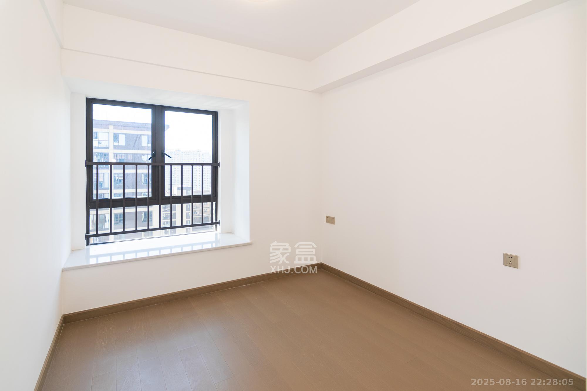 阳光城联利悦澜府  4室2厅2卫    103.0万卧室