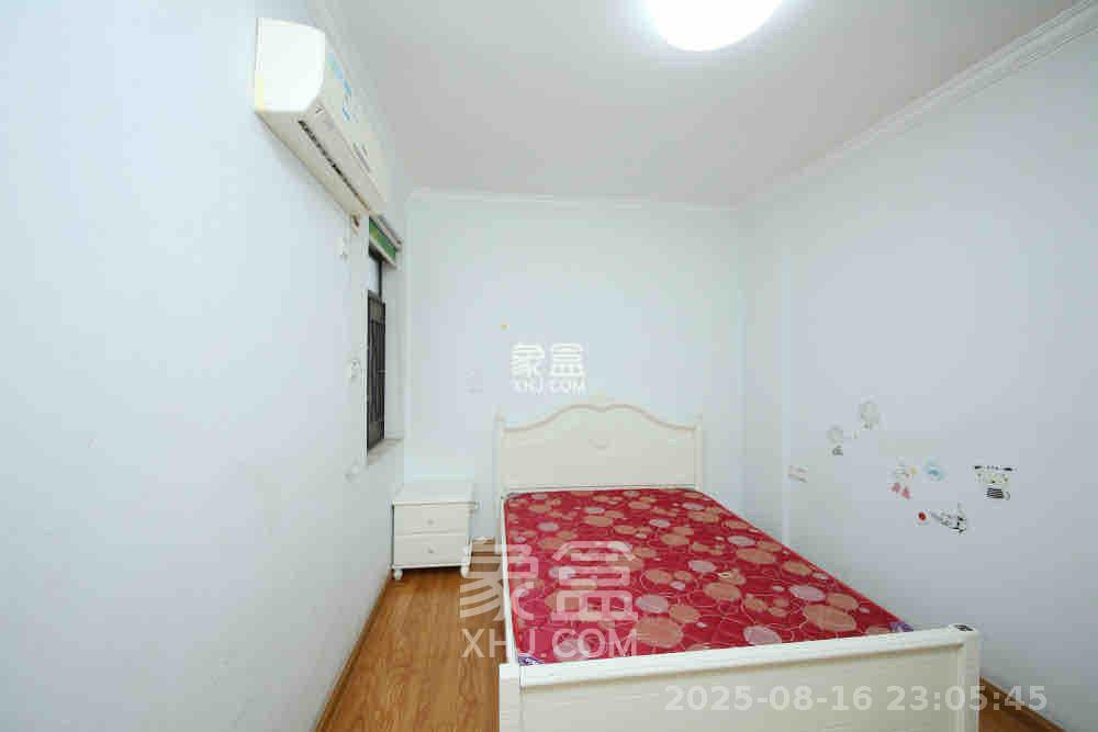 上东辛顿公寓  2室2厅1卫    2200.0元/月室内图