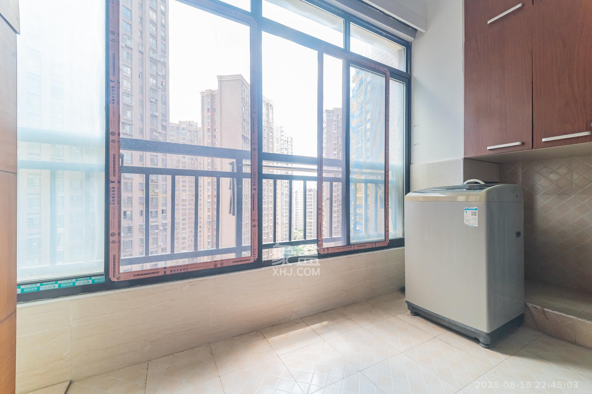 东方航标 2室2厅1卫 49.8万 东方航标 2室2厅1卫 49.8万阳台