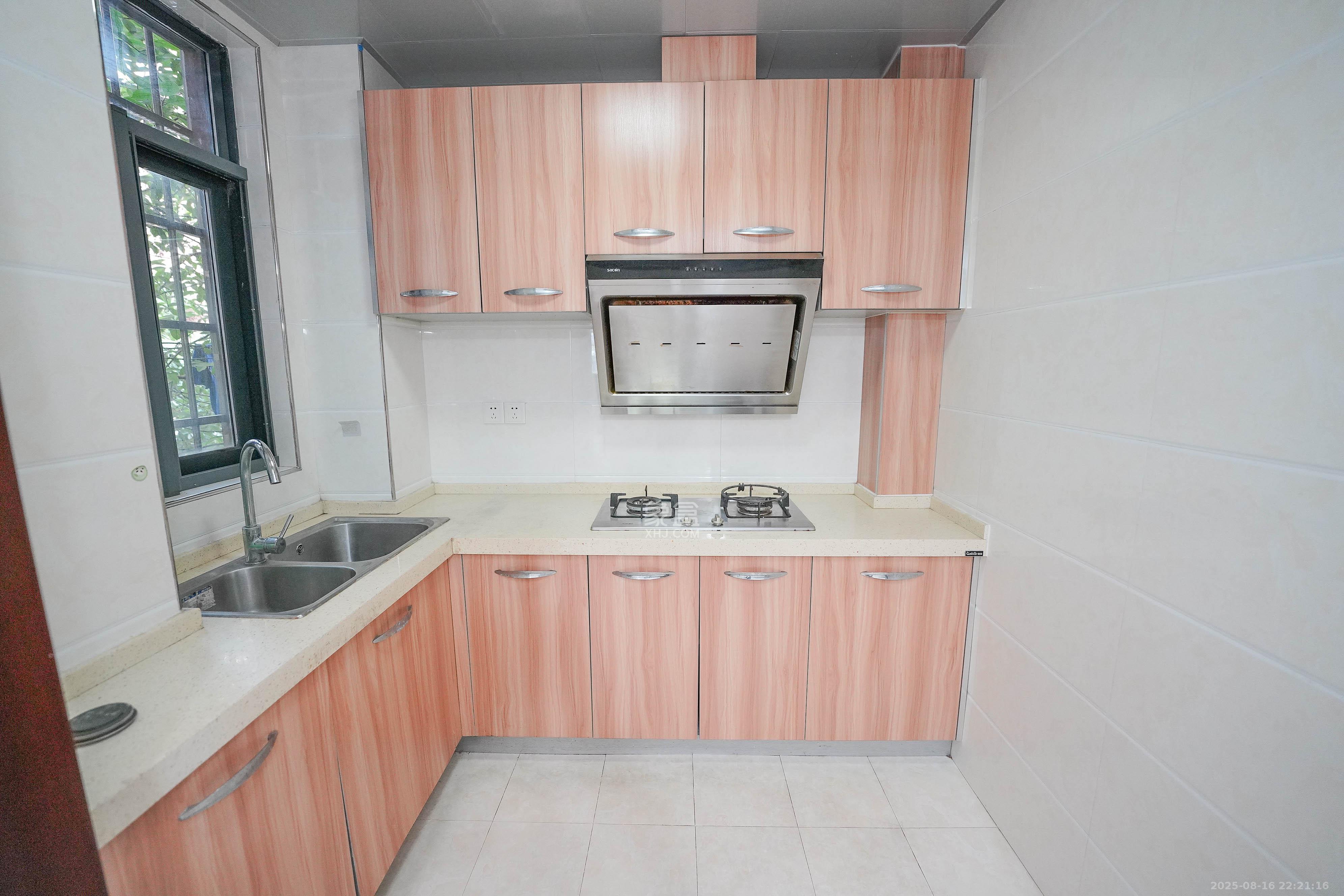 山水印象(愿景想山) 2室2厅1卫 35.8万 山水印象(愿景想山) 2室2厅1卫 35.8万厨房