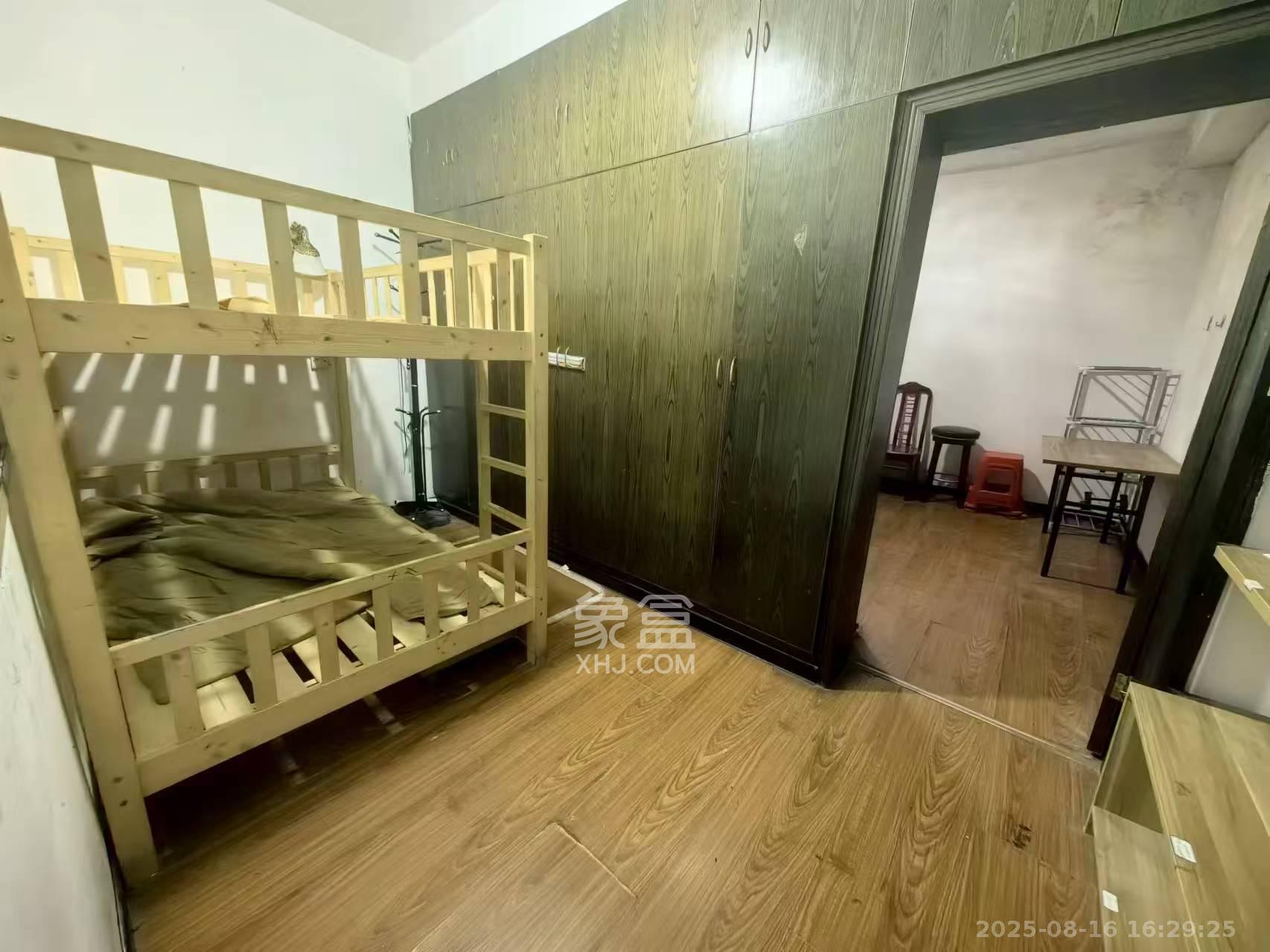 寿星街社区  3室2厅1卫   1800.00元/月室内图