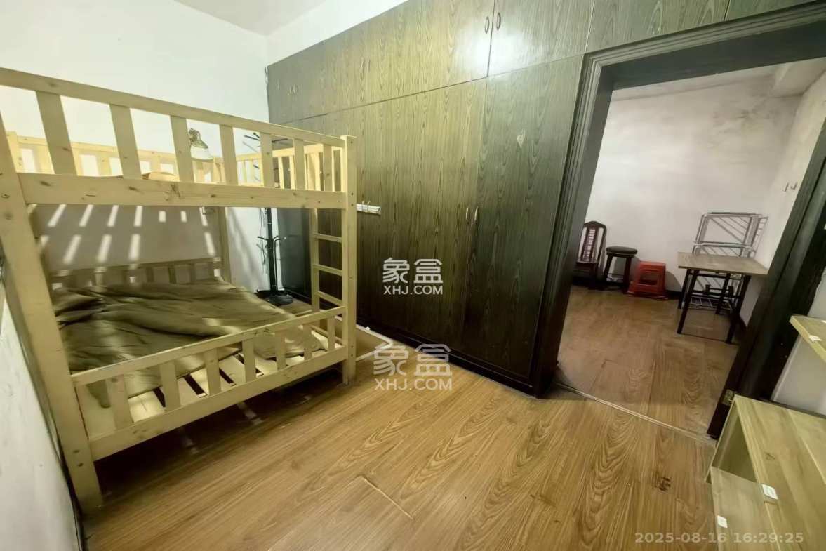 寿星街社区 3室2厅1卫 1800.0元/月 寿星街社区 3室2厅1卫 1800.0元/月室内图