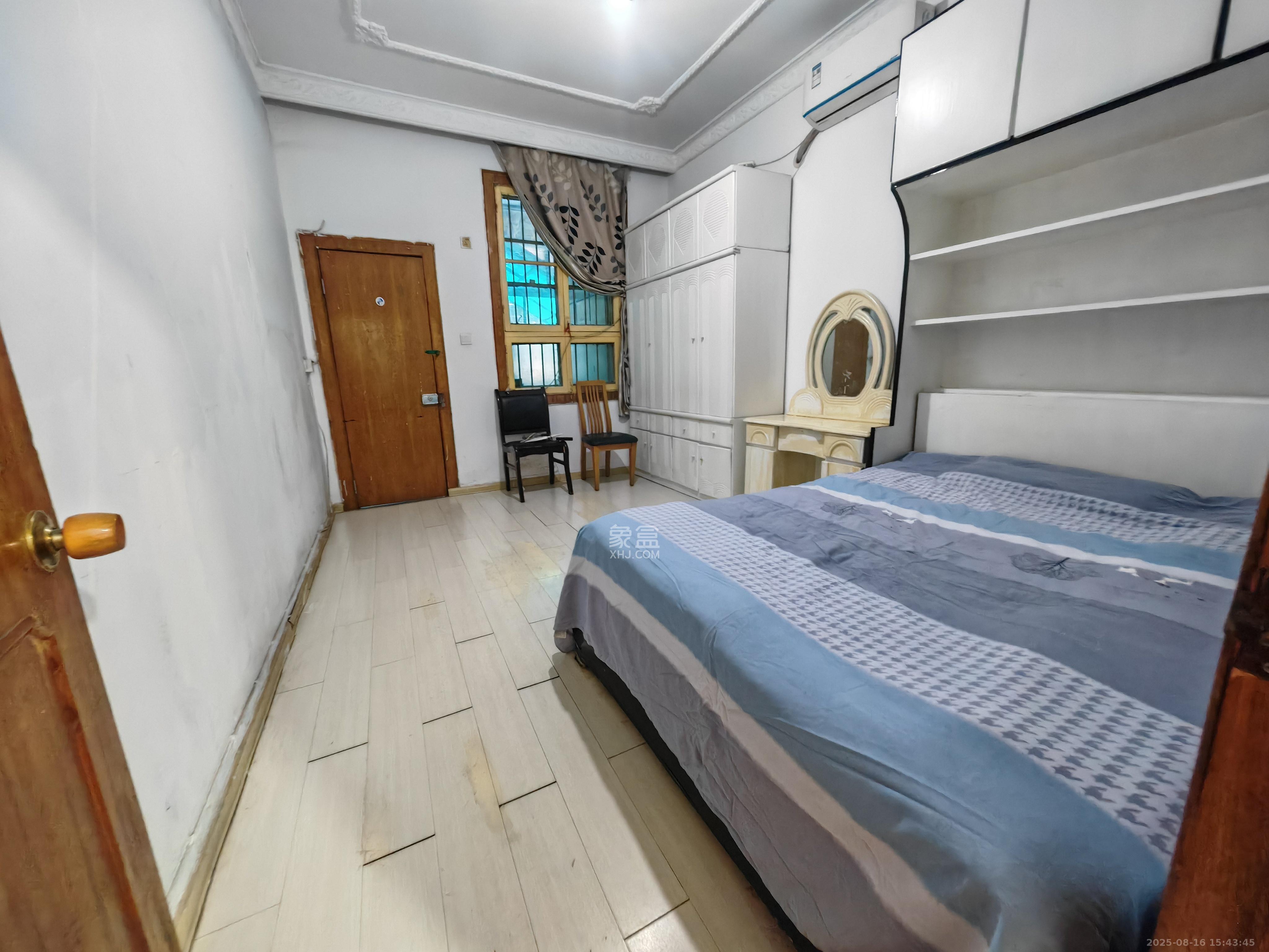 湘农桥社区 3室2厅1卫 2200.0元/月 湘农桥社区 3室2厅1卫 2200.0元/月室内图