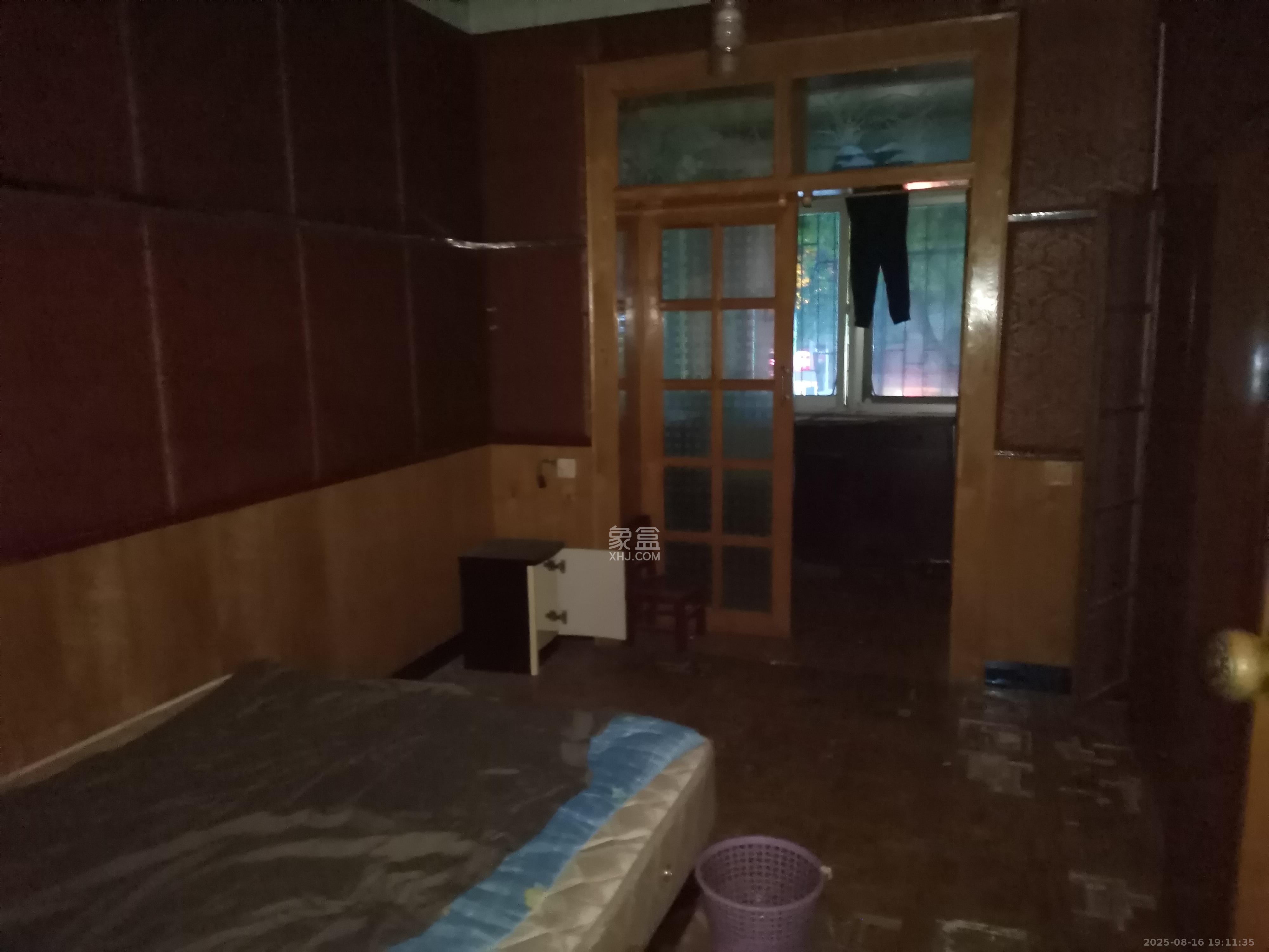 小林子冲社区 3室1厅1卫 2000.00元/月 小林子冲社区 3室1厅1卫 2000.00元/月室内图