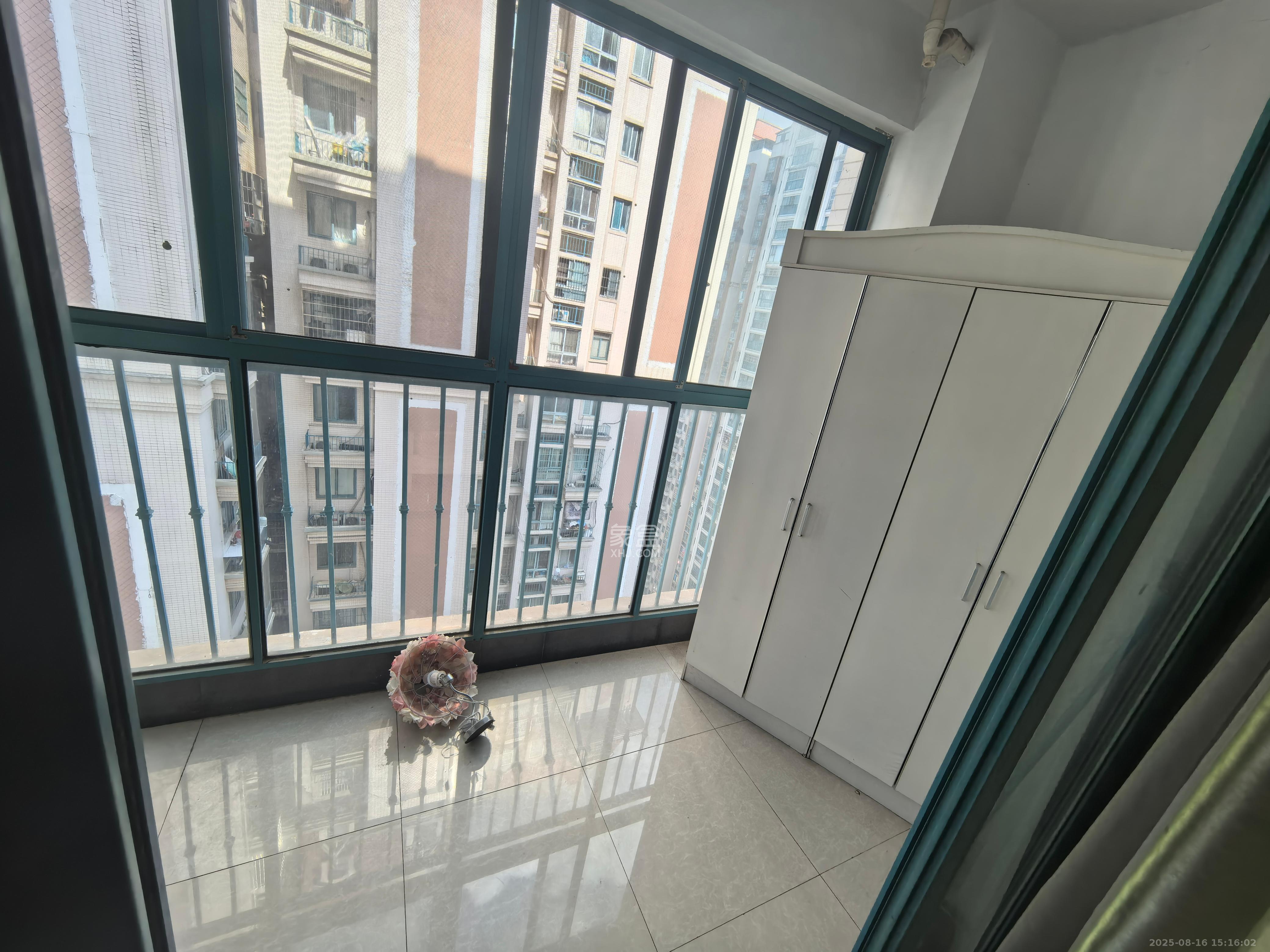 蝴蝶谷  1室1厅1卫    1200.0元/月室内图