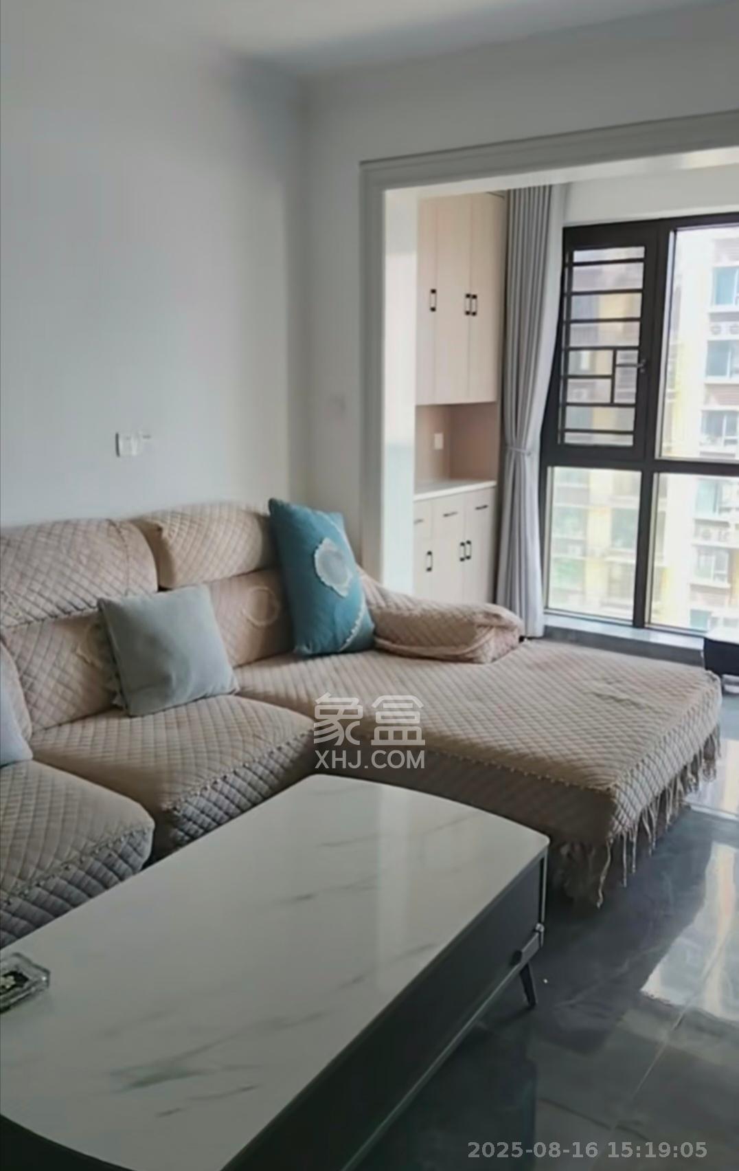 和润园三期 3室2厅1卫 2600.0元/月 和润园三期 3室2厅1卫 2600.0元/月室内图