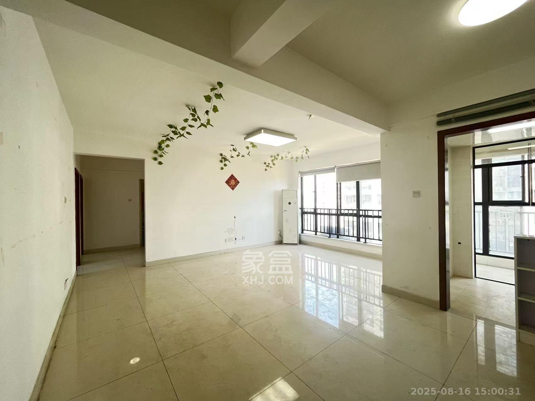 湘腾城市广场  3室1厅1卫    3500.0元/月 湘腾城市广场  3室1厅1卫    3500.0元/月室内图