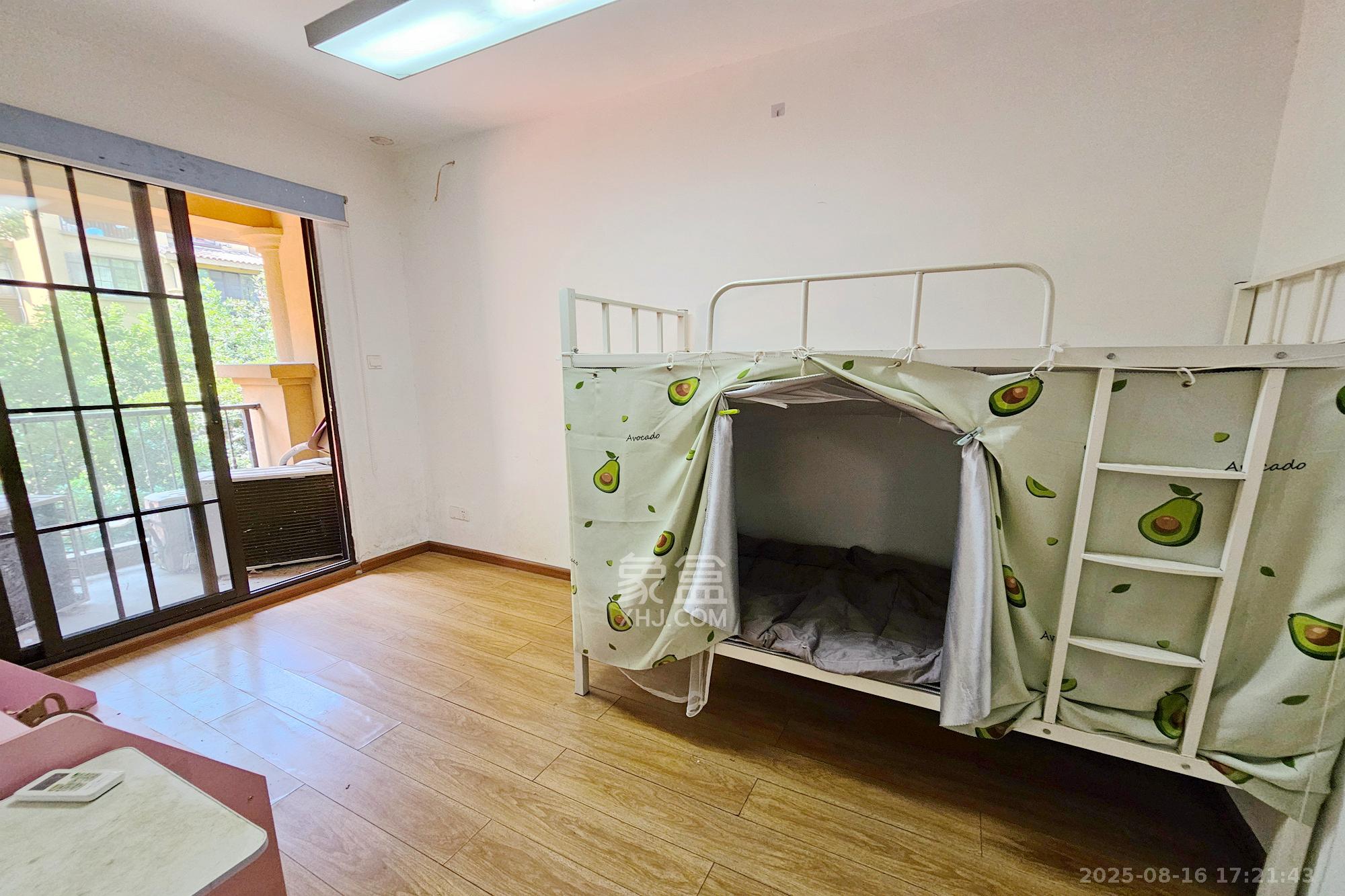 融科檀香山(融科紫檀、香山国际) 4室2厅1卫 4000.0元/月 融科檀香山(融科紫檀、香山国际) 4室2厅1卫 4000.0元/月室内图