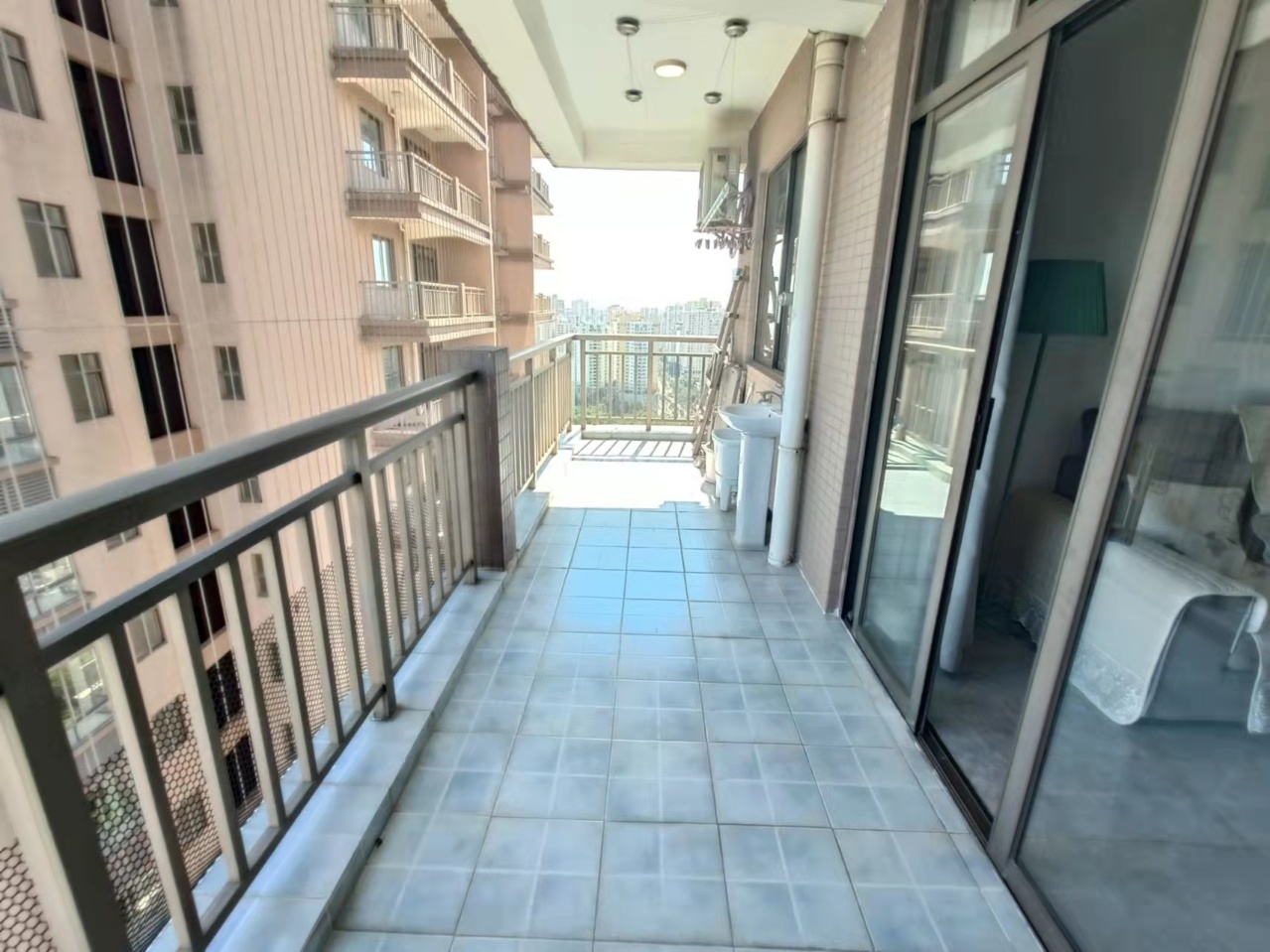 国贸城市花园  1室1厅1卫   3100.00元/月室内图