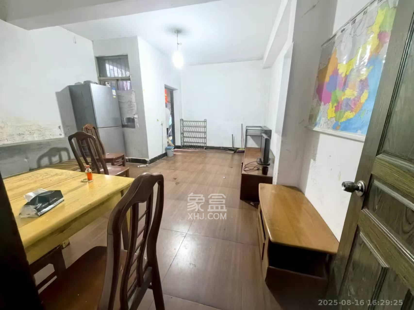 寿星街社区  3室2厅1卫   1800.00元/月室内图