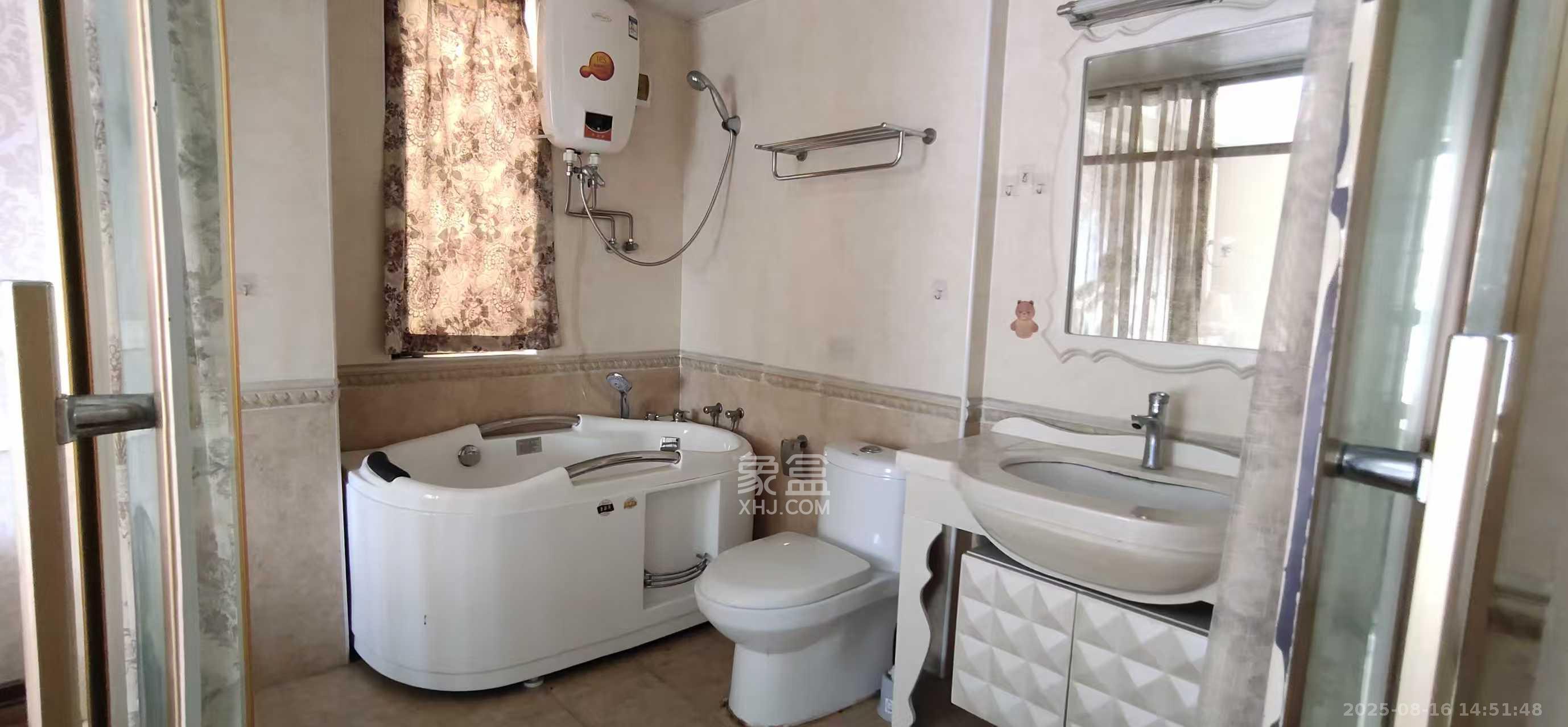 卓越蔚蓝海岸二期 3室2厅2卫 3400.0元/月 卓越蔚蓝海岸二期 3室2厅2卫 3400.0元/月室内图