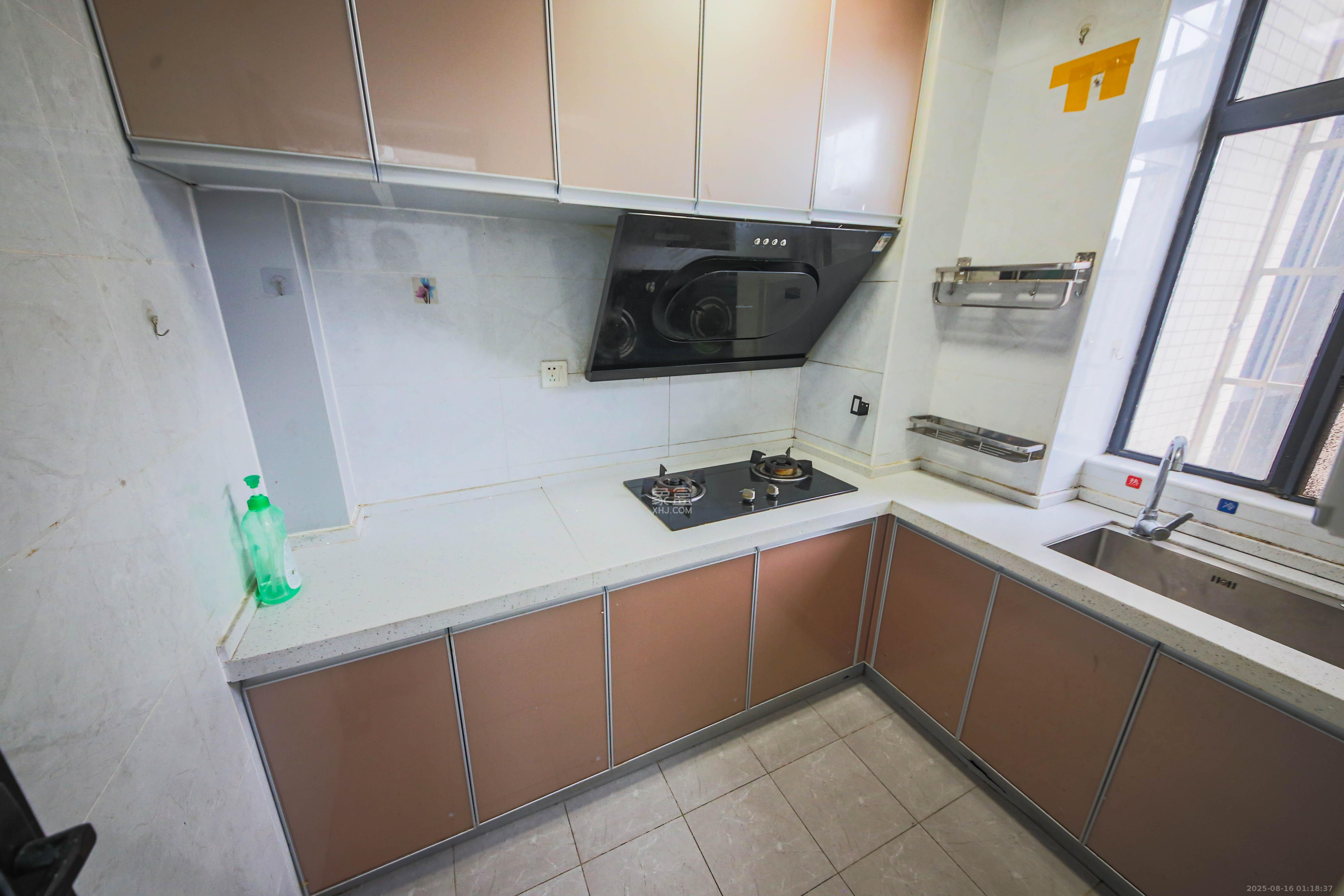 和庄  3室1厅1卫    86.0万 和庄  3室1厅1卫    86.0万厨房