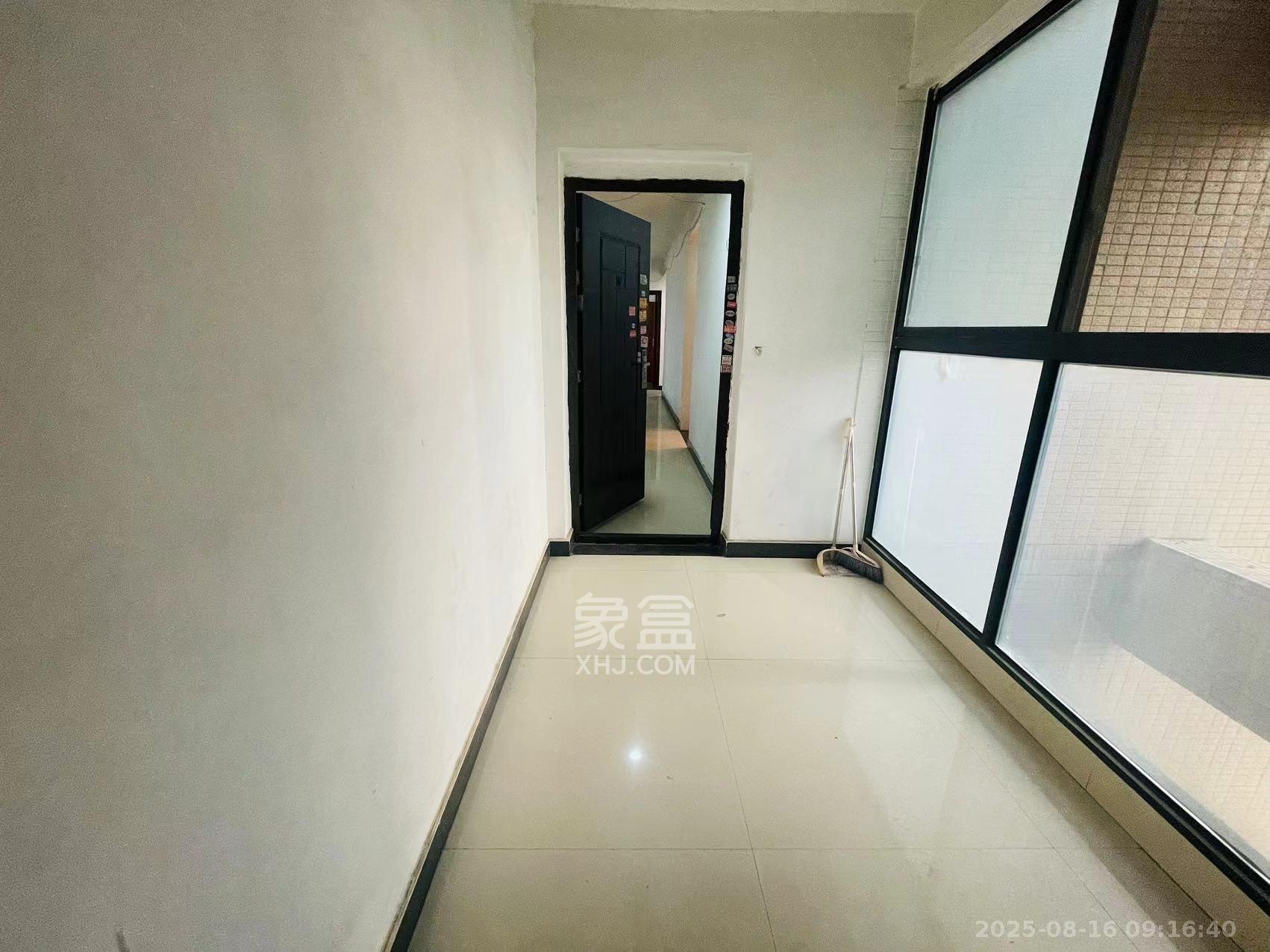 保利麓谷林语E区 4室2厅1卫 3500.0元/月 保利麓谷林语E区 4室2厅1卫 3500.0元/月室内图