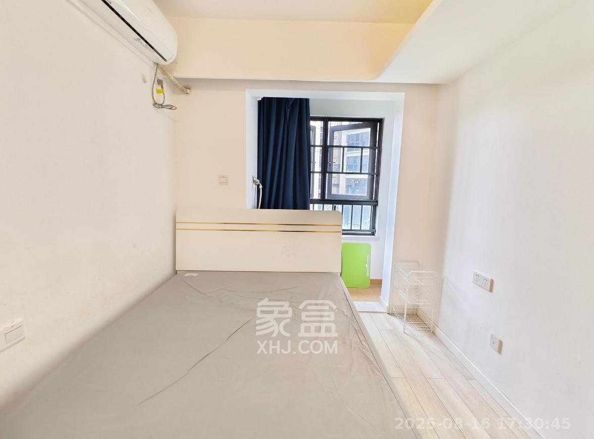 万科金域缇香  1室1厅1卫    1300.0元/月 万科金域缇香  1室1厅1卫    1300.0元/月室内图1