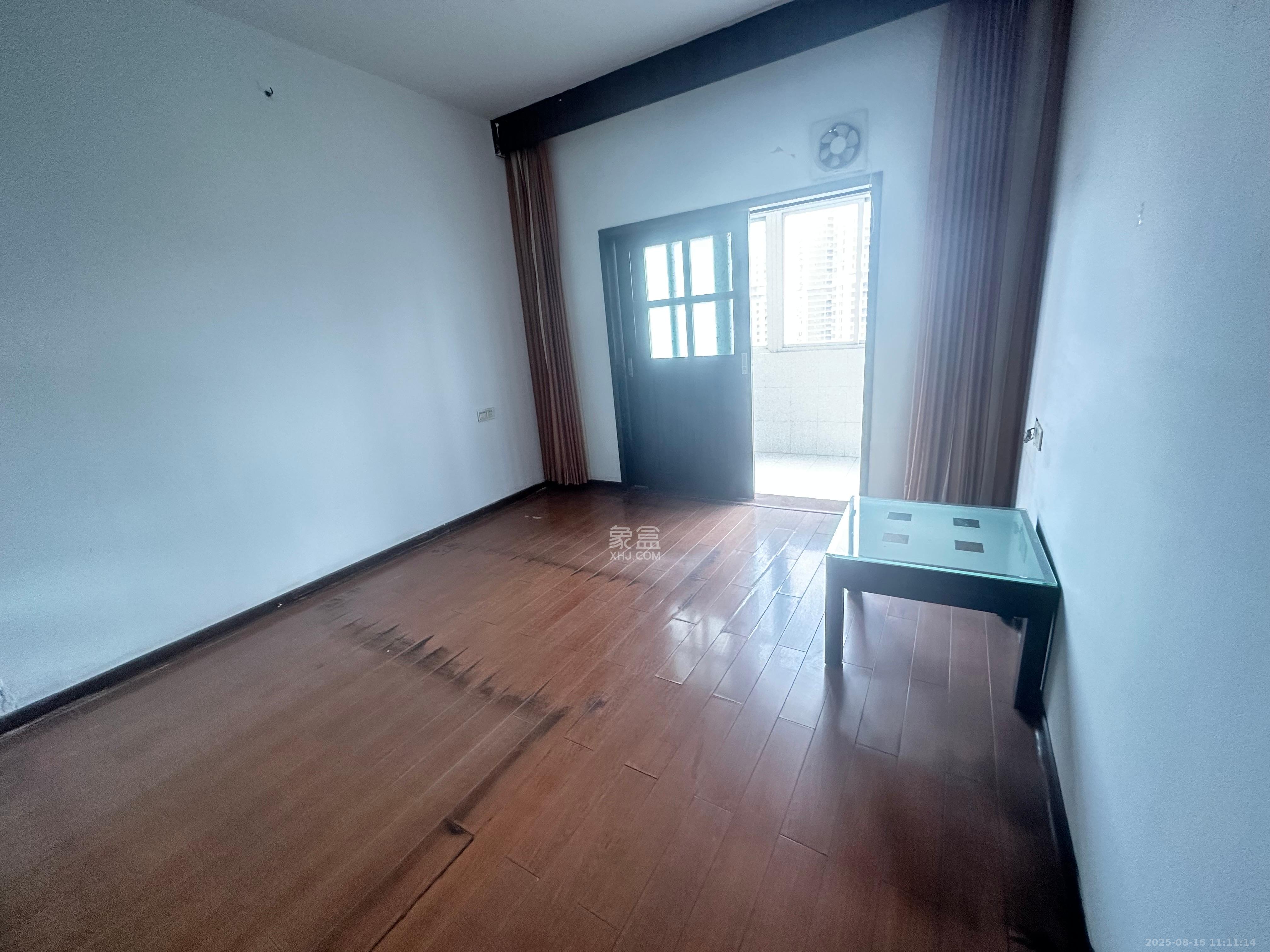 凯达园  5室2厅2卫    5000.0元/月 凯达园  5室2厅2卫    5000.0元/月室内图