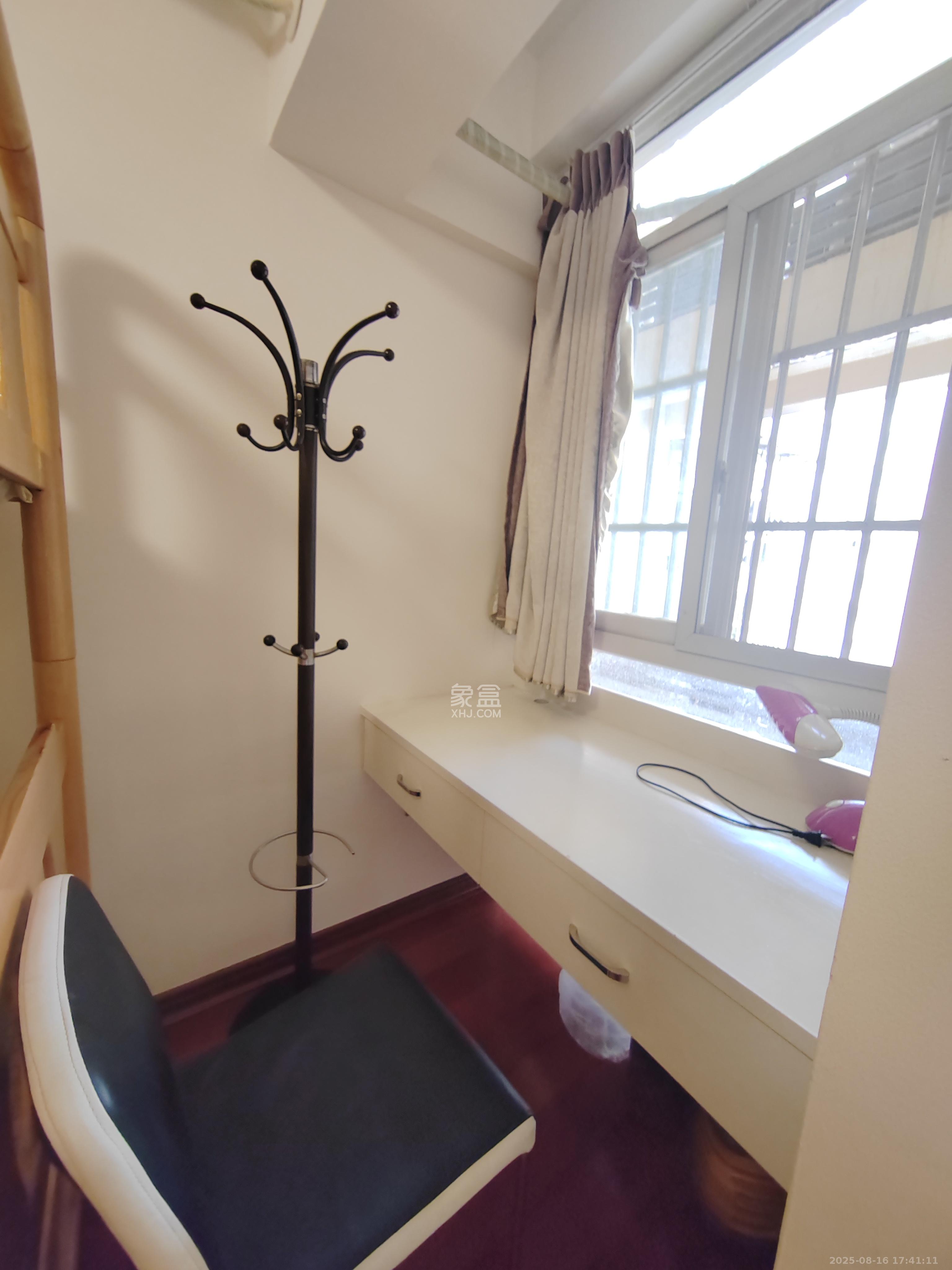 万国城(当代满庭春MOMA)三期 1室2厅2卫 1000.0元/月 万国城(当代满庭春MOMA)三期 1室2厅2卫 1000.0元/月室内图