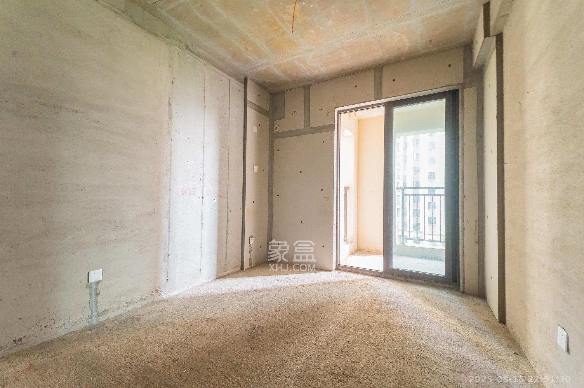 兴进珺府  5室2厅1卫    95.8万 兴进珺府  5室2厅1卫    95.8万其他