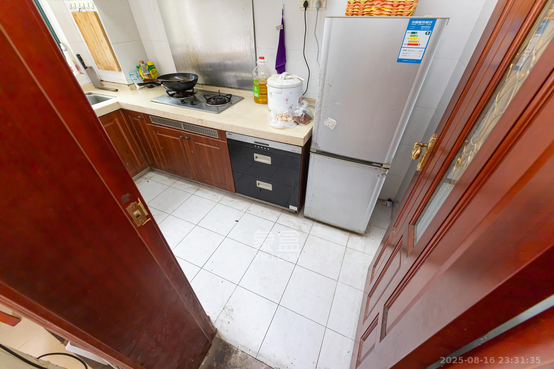 恒大名都 3室2厅1卫 60.0万 恒大名都 3室2厅1卫 60.0万厨房