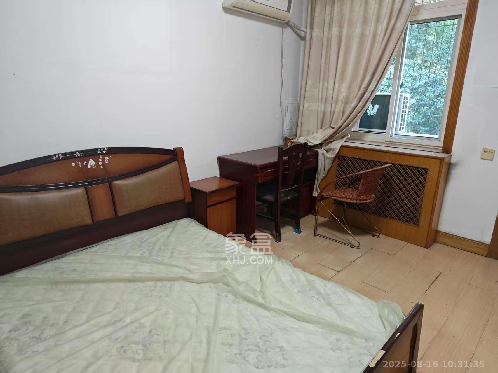 石佳冲小区 3室2厅1卫 2000.0元/月 石佳冲小区 3室2厅1卫 2000.0元/月室内图