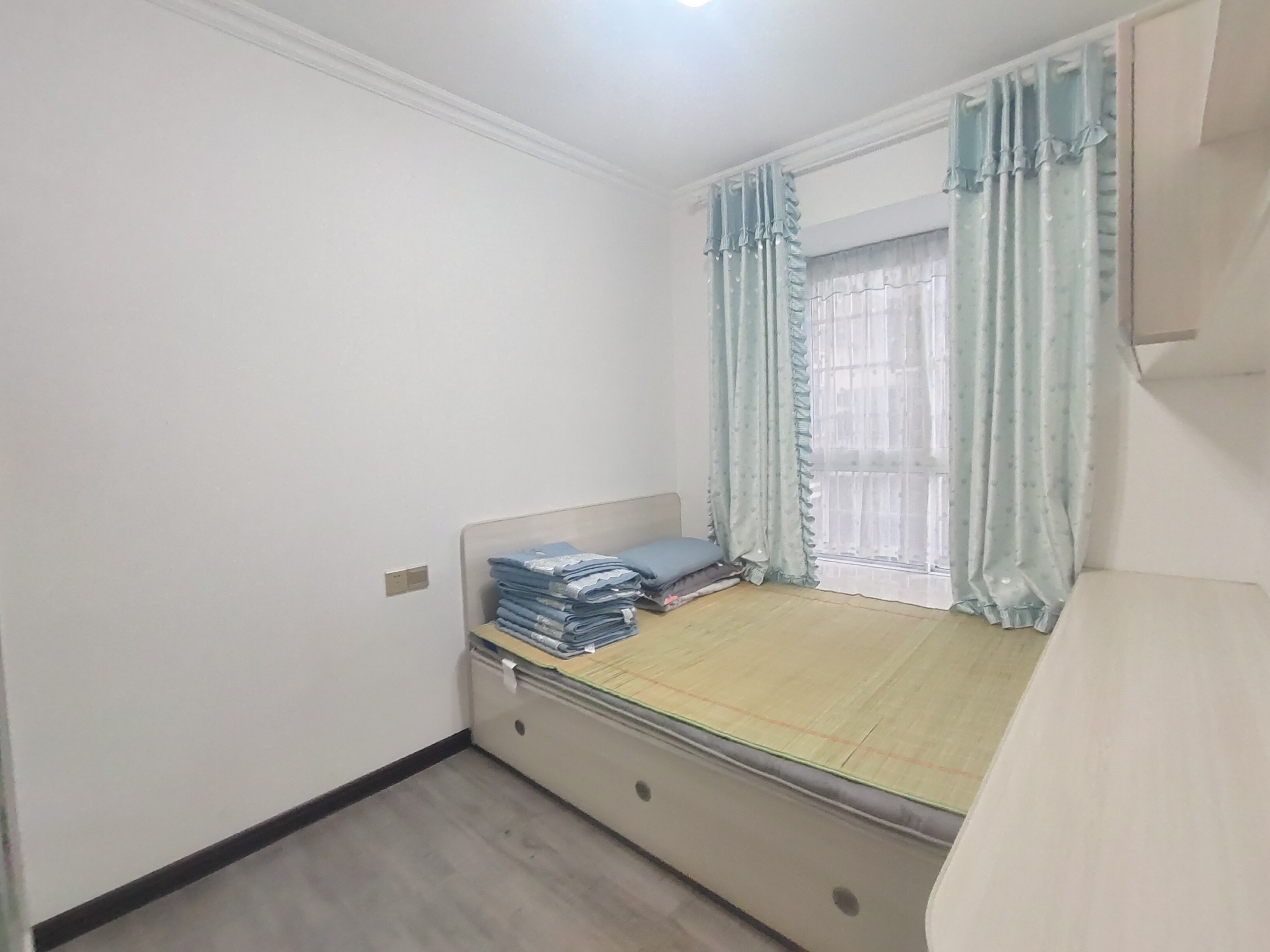 熙城春天 2室2厅1卫 1600.0元/月 熙城春天 2室2厅1卫 1600.0元/月室内图