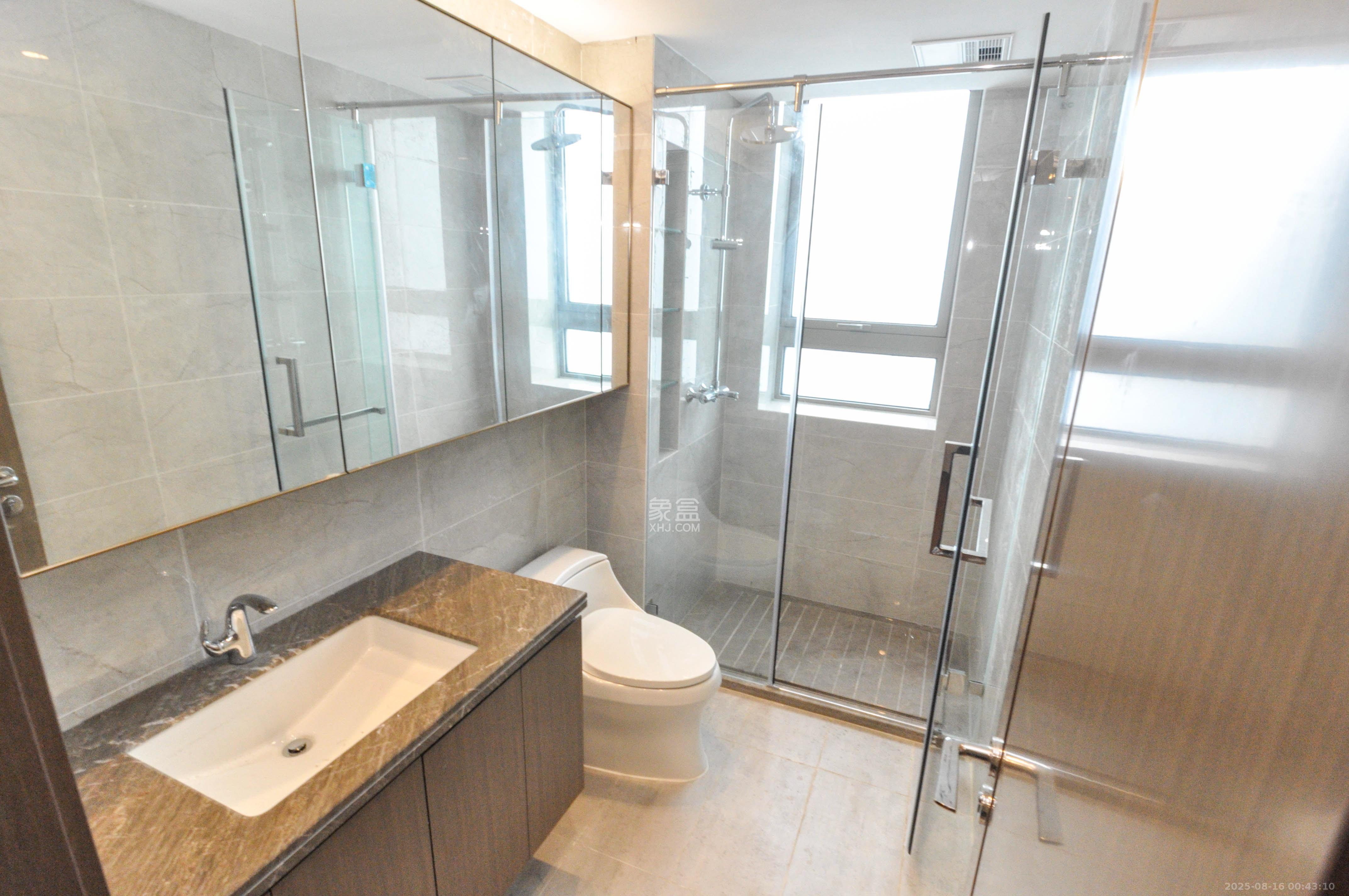 梅溪湖金茂湾  4室2厅2卫    458.0万 梅溪湖金茂湾  4室2厅2卫    458.0万卫生间