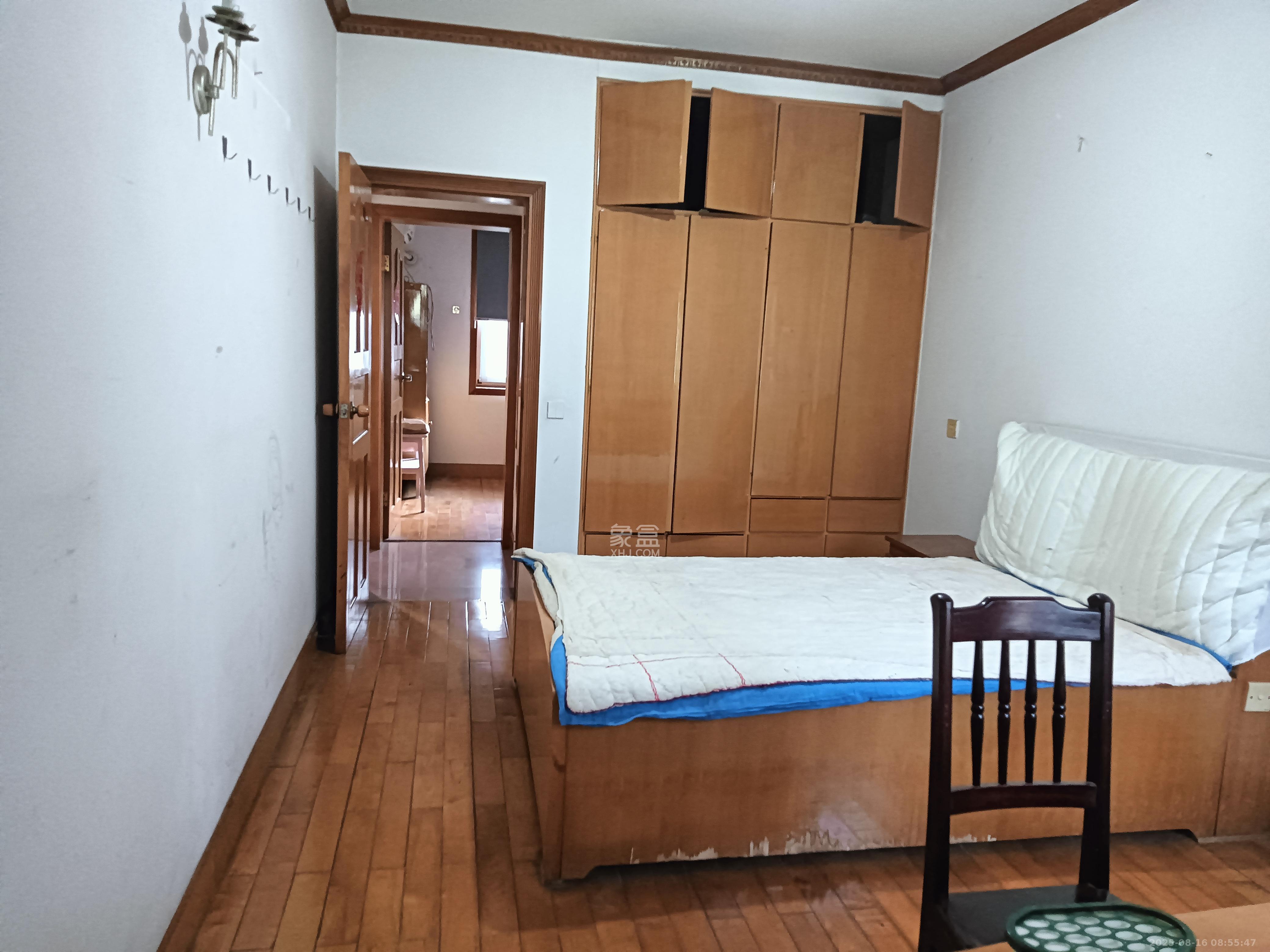 湘雅医学院(湘雅附一北院) 3室2厅2卫 2400.0元/月 湘雅医学院(湘雅附一北院) 3室2厅2卫 2400.0元/月室内图