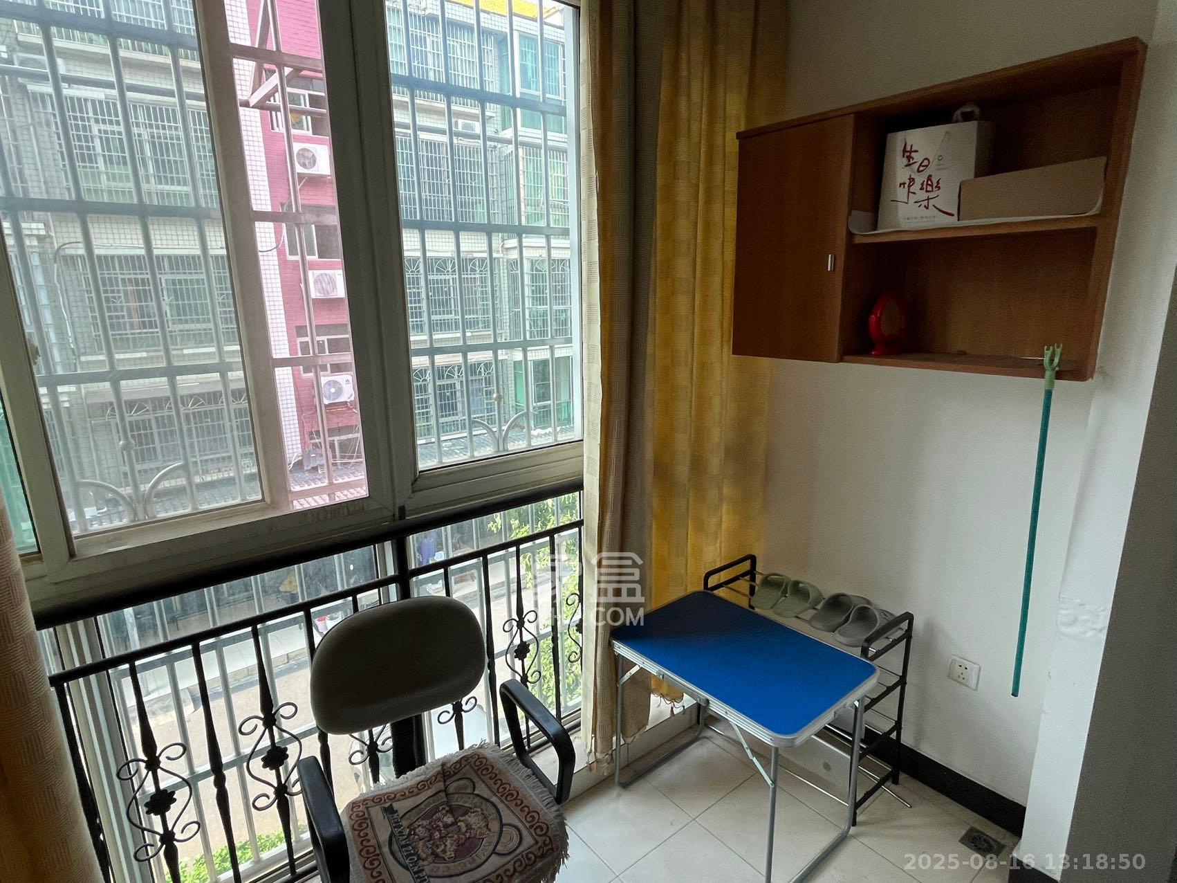 洞井一小区 4室2厅1卫 2200.0元/月 洞井一小区 4室2厅1卫 2200.0元/月室内图