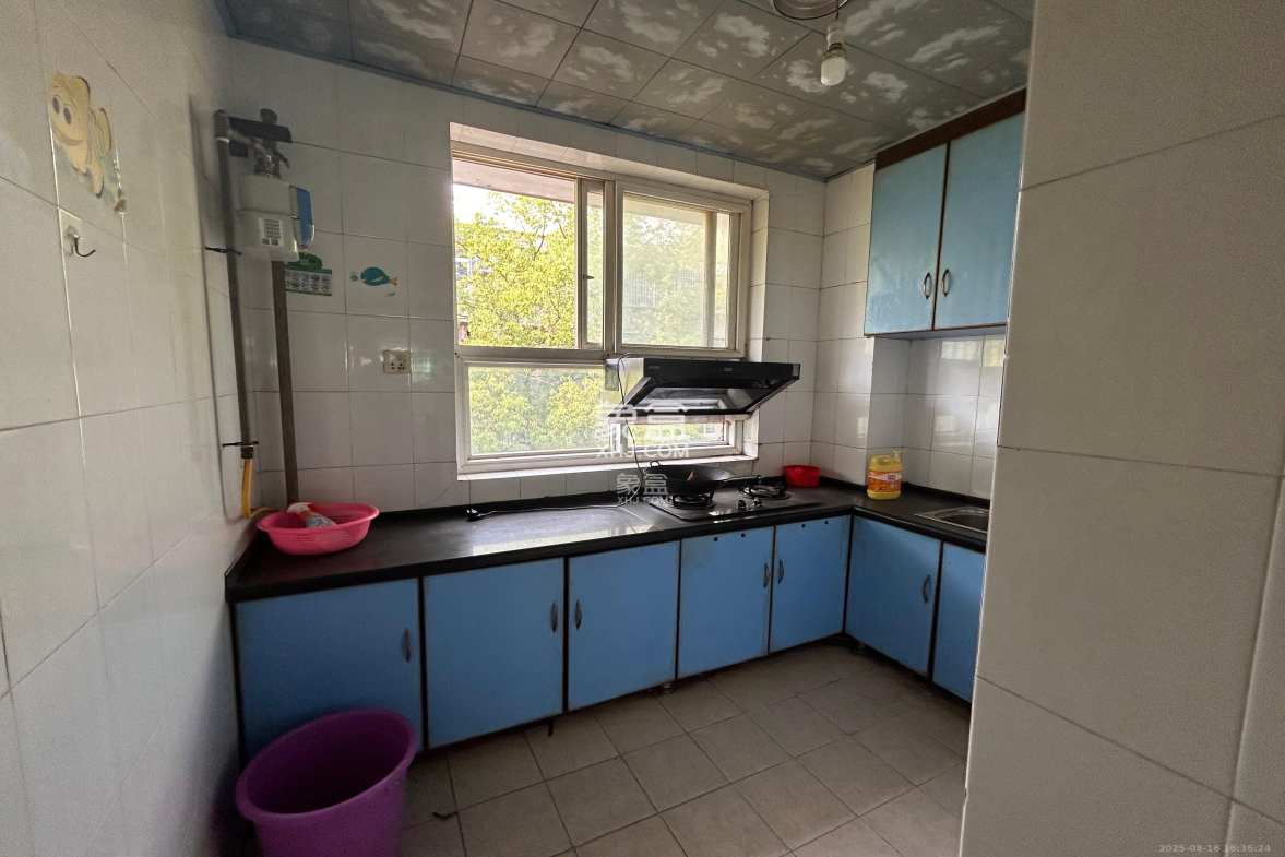 湖开小区(湖南开关厂宿舍)/南大桥社区 3室2厅1卫 1200.0元/月 湖开小区(湖南开关厂宿舍)/南大桥社区 3室2厅1卫 1200.0元/月室内图