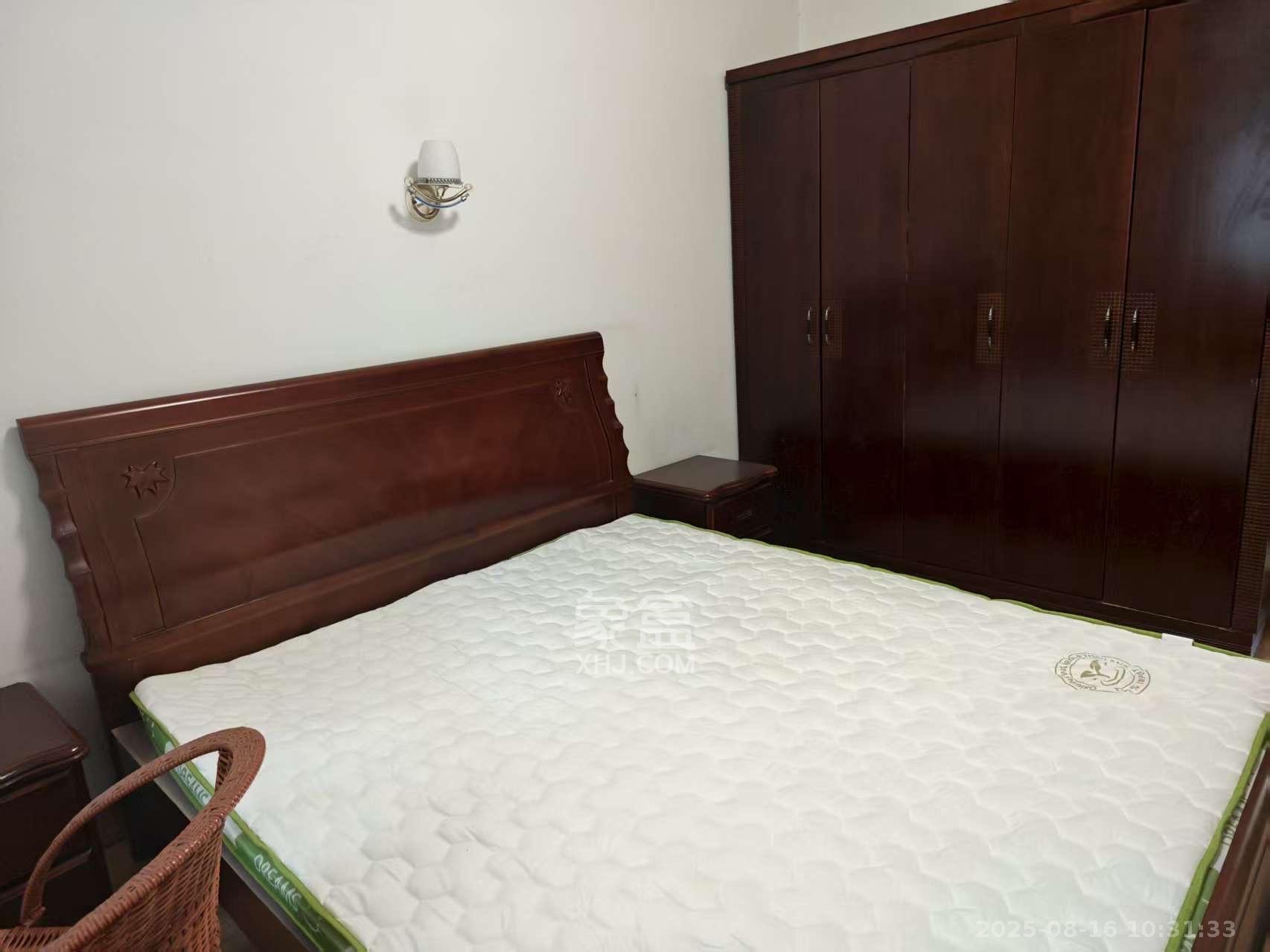 石佳冲小区 3室2厅1卫 2000.0元/月 石佳冲小区 3室2厅1卫 2000.0元/月室内图